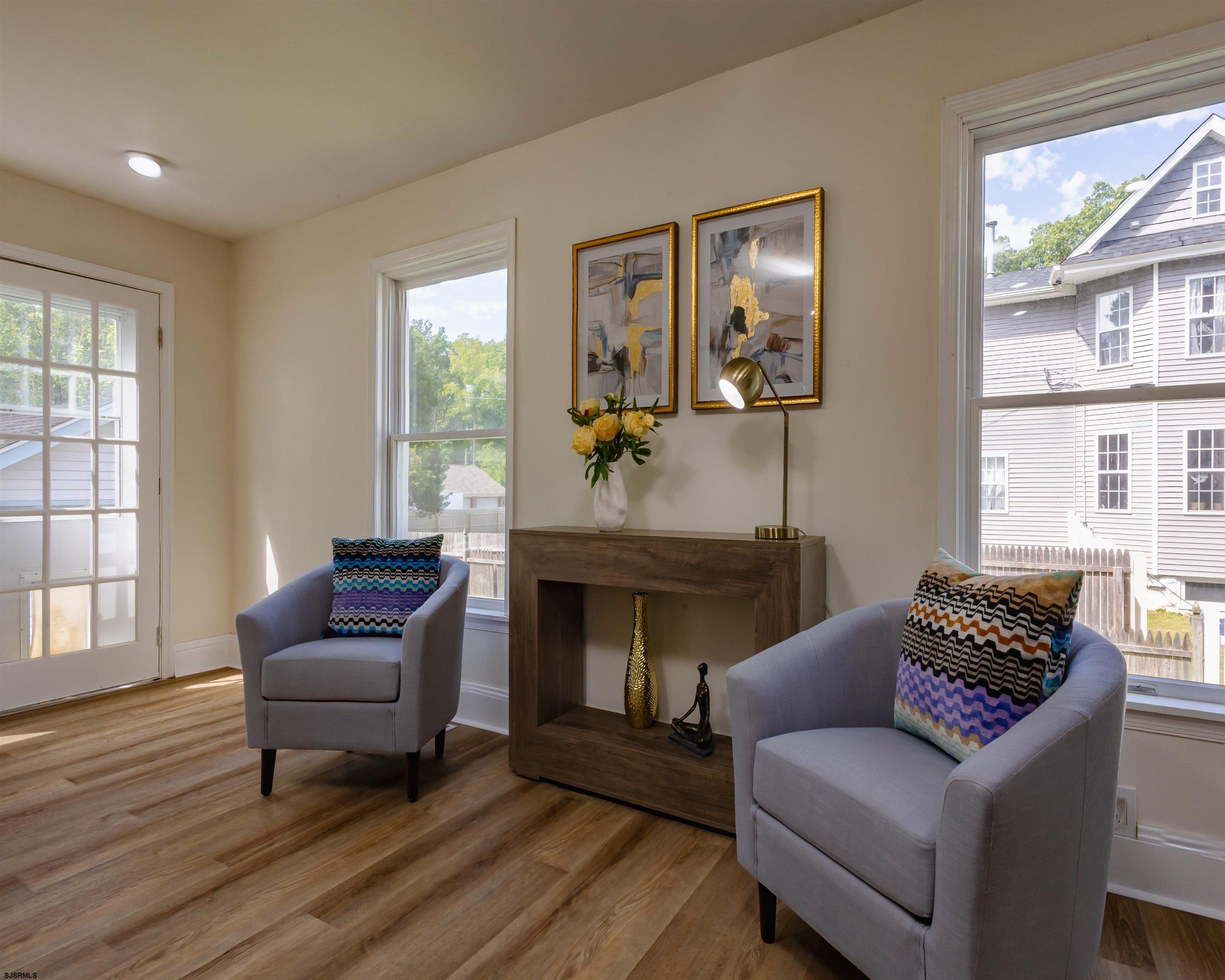 302 W Cherry Street