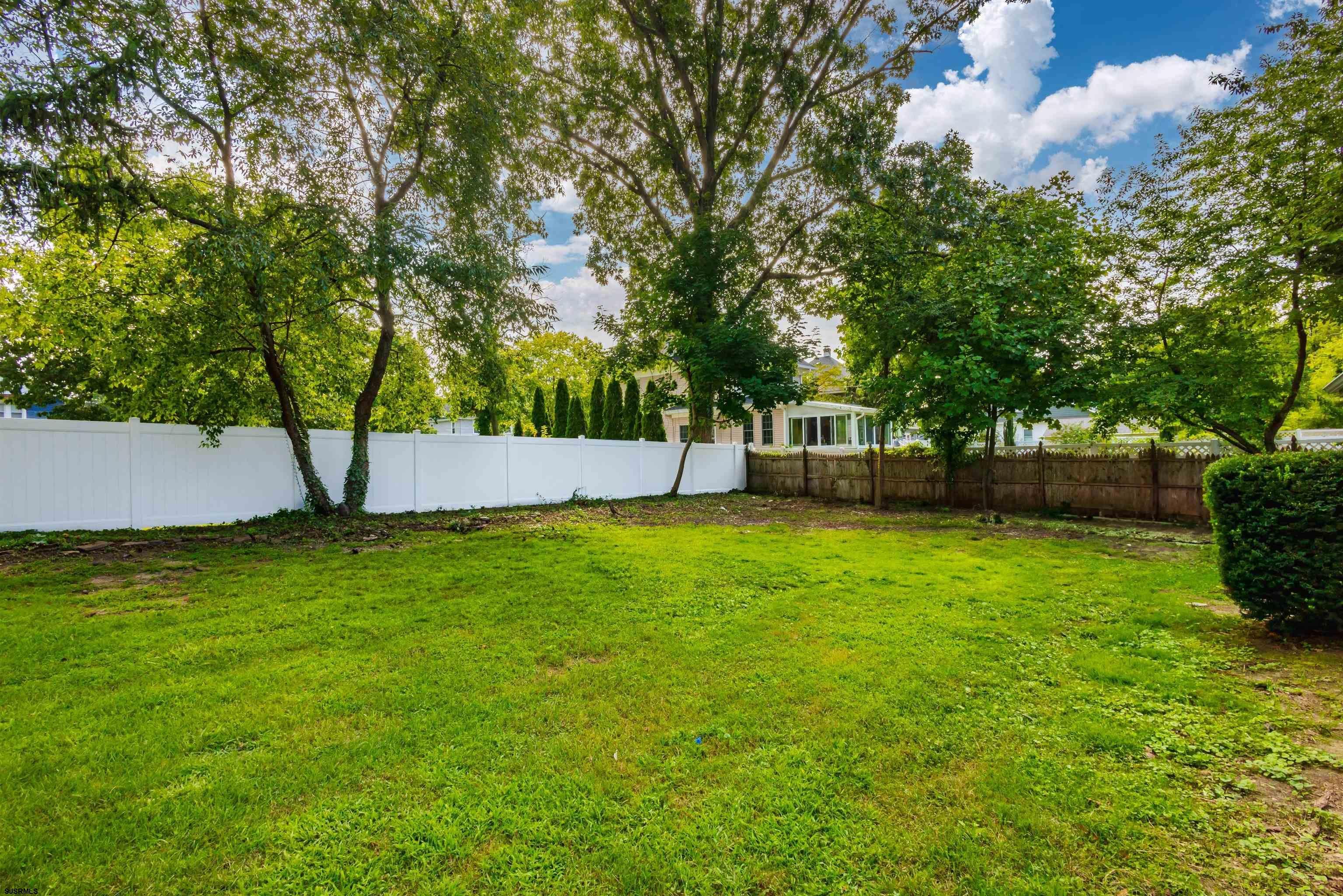 302 W Cherry Street