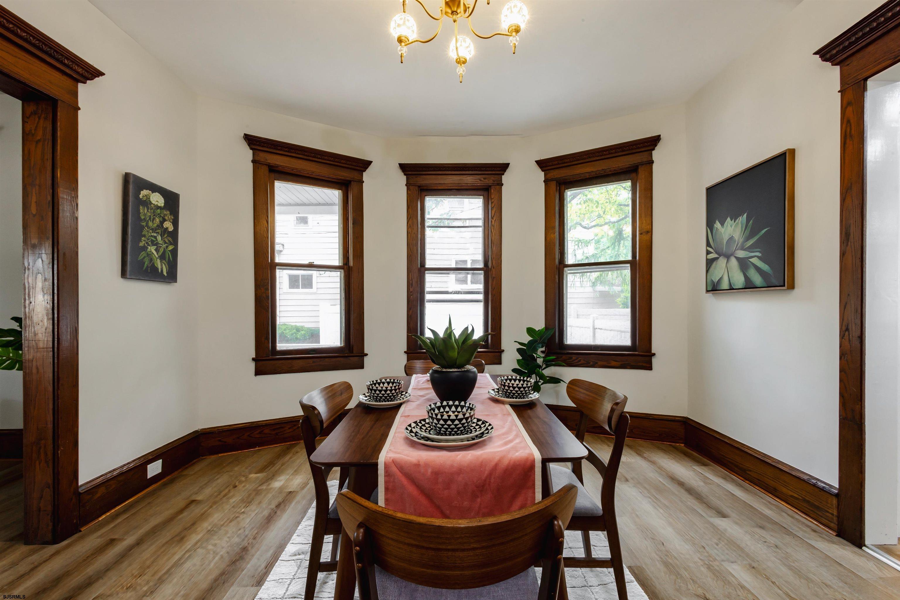 302 W Cherry Street