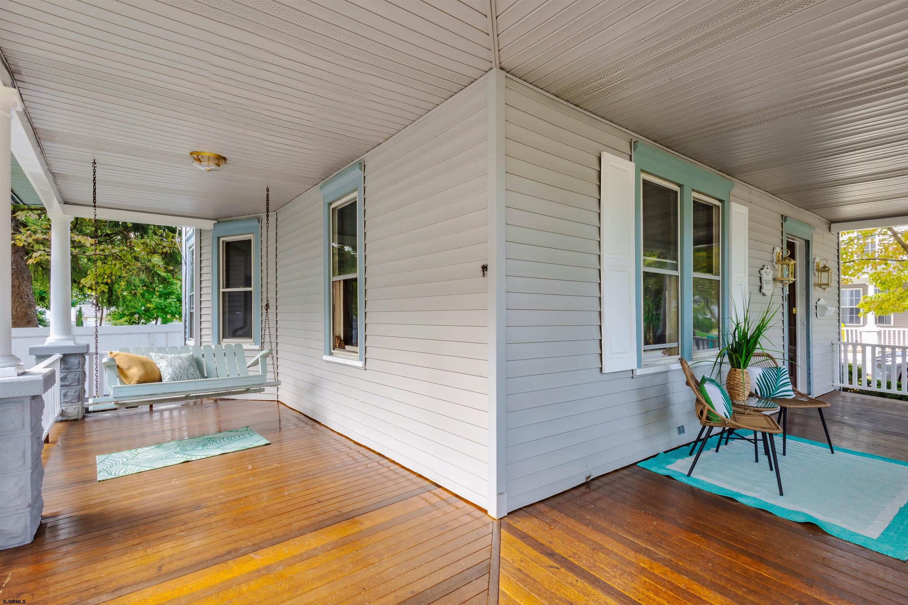 302 W Cherry Street