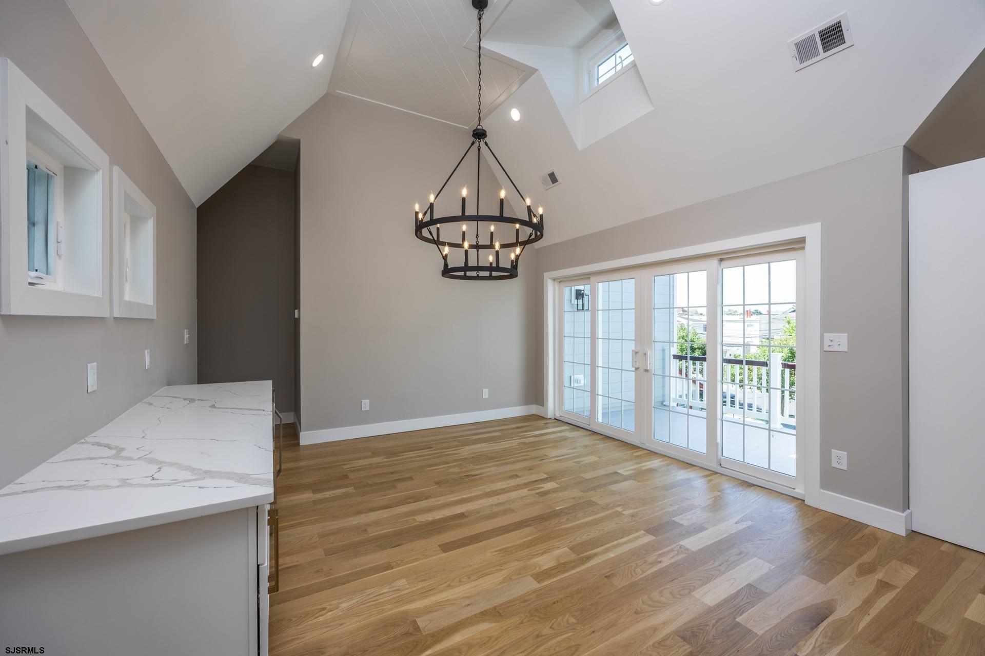 341 Central Ave Unit: 2