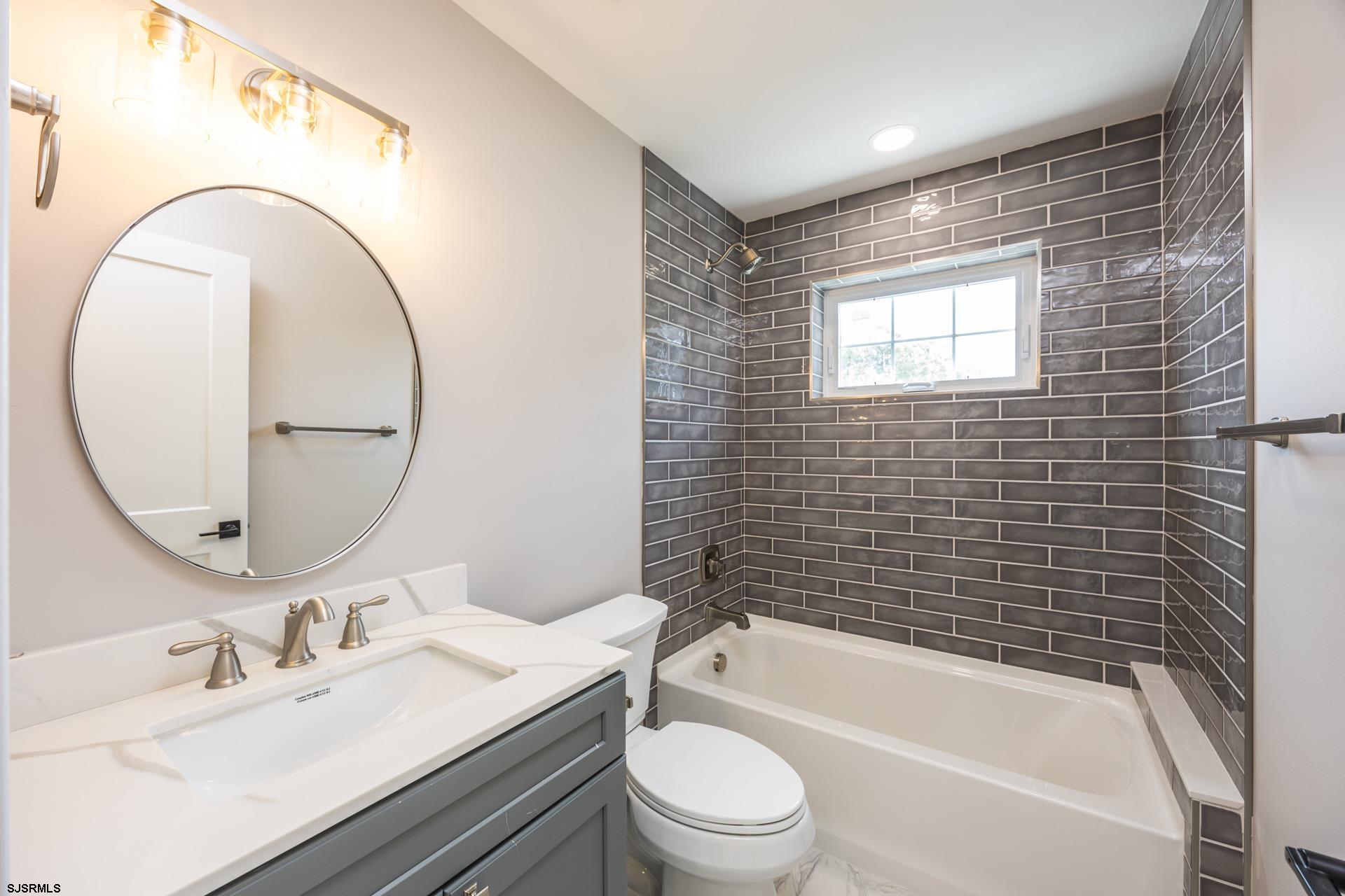 341 Central Ave Unit: 2