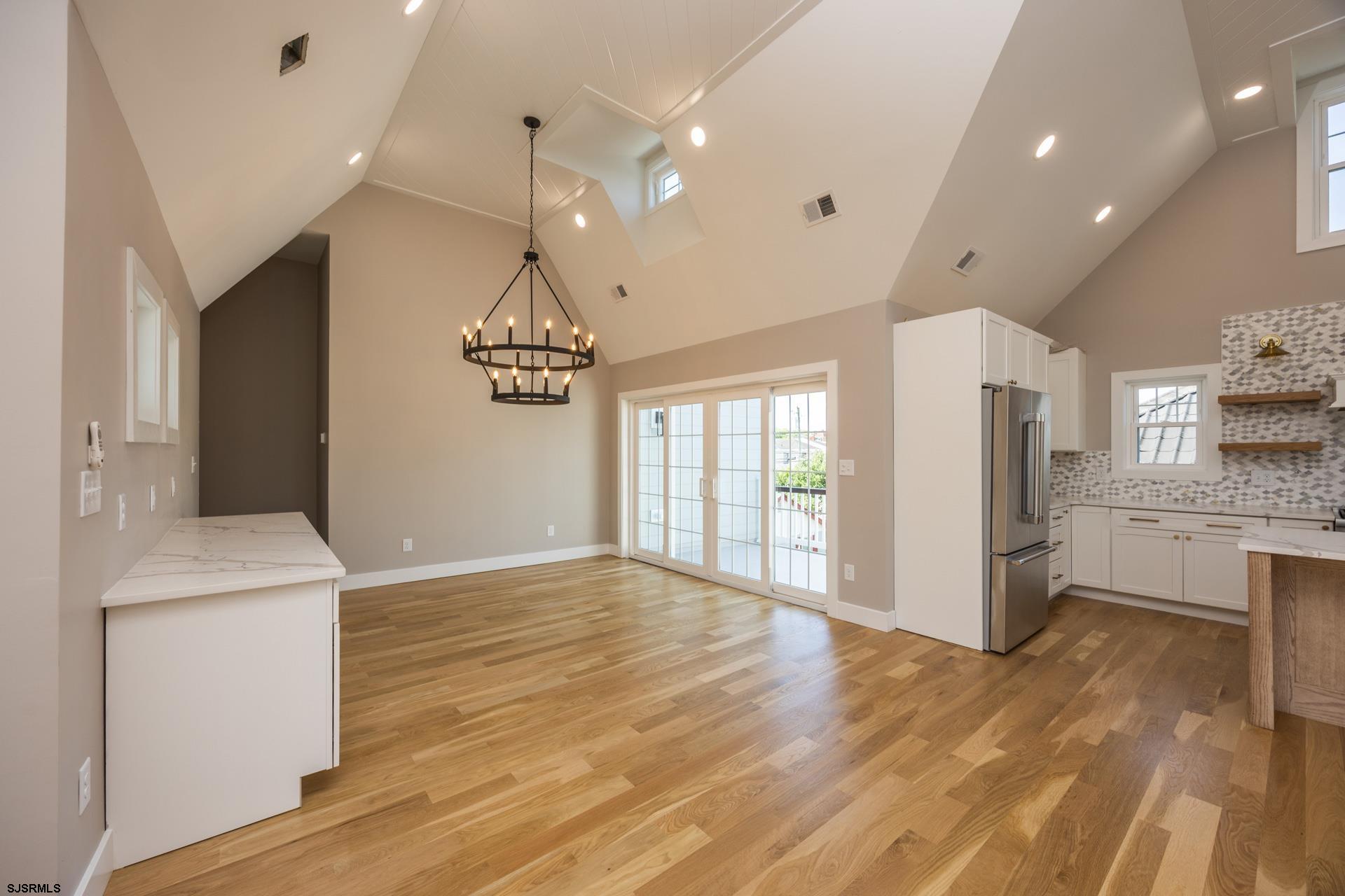 341 Central Ave Unit: 2