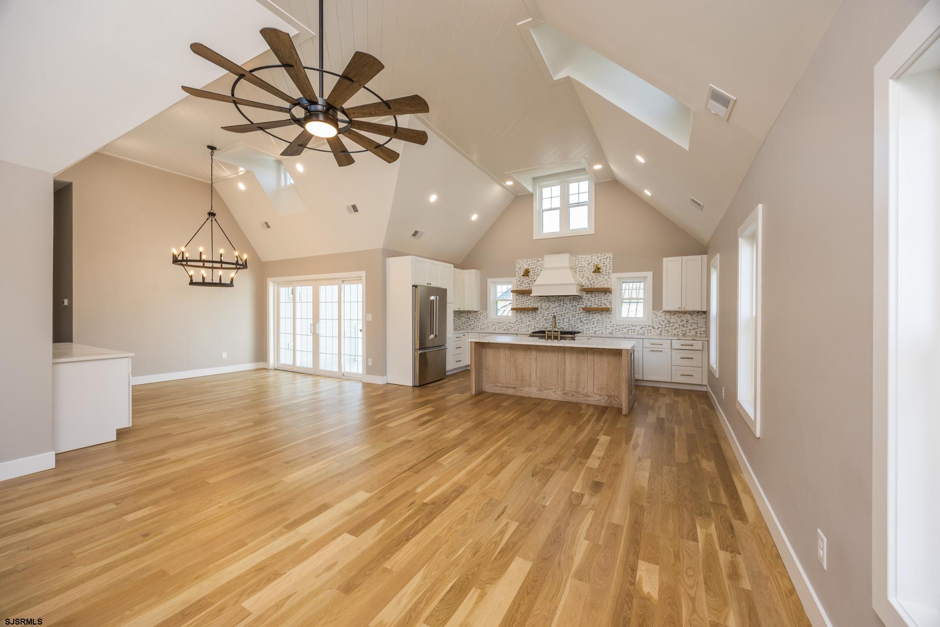 341 Central Ave Unit: 2