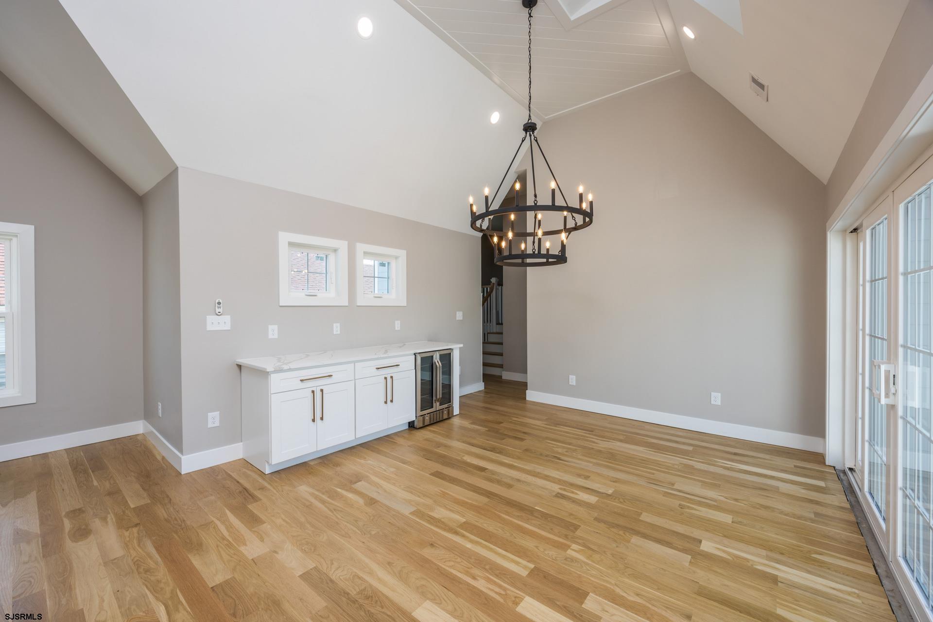 341 Central Ave Unit: 2