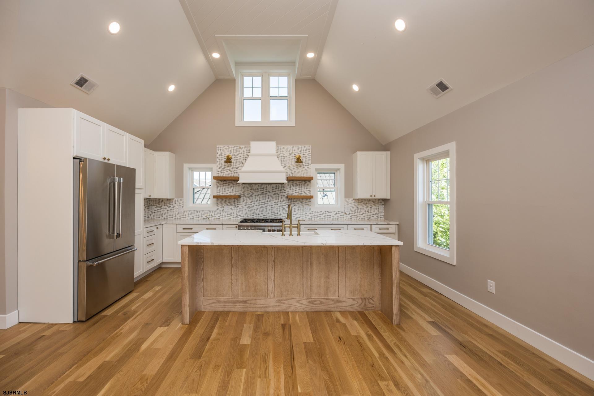 341 Central Ave Unit: 2