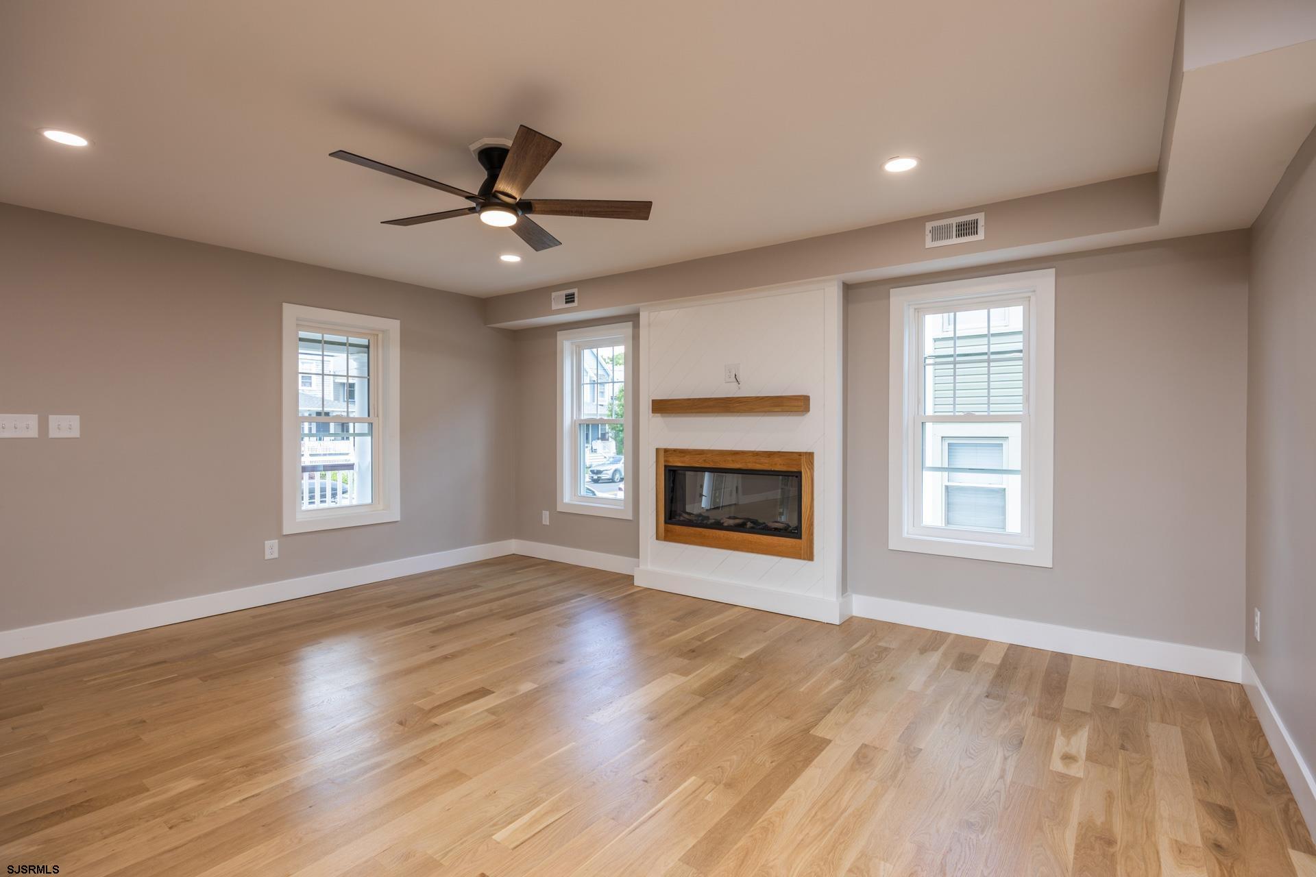 341 Central Ave Unit: 1