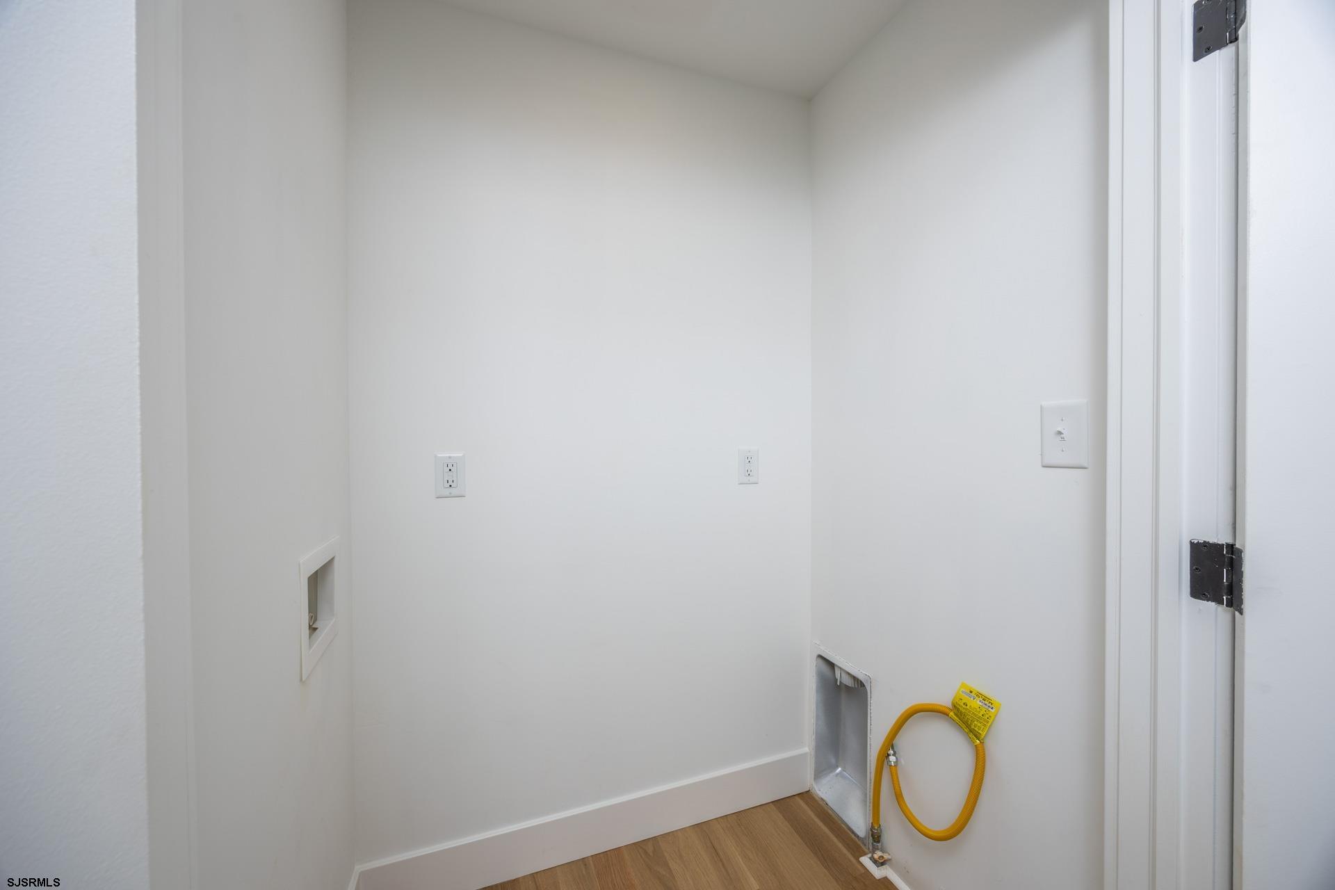 341 Central Ave Unit: 1