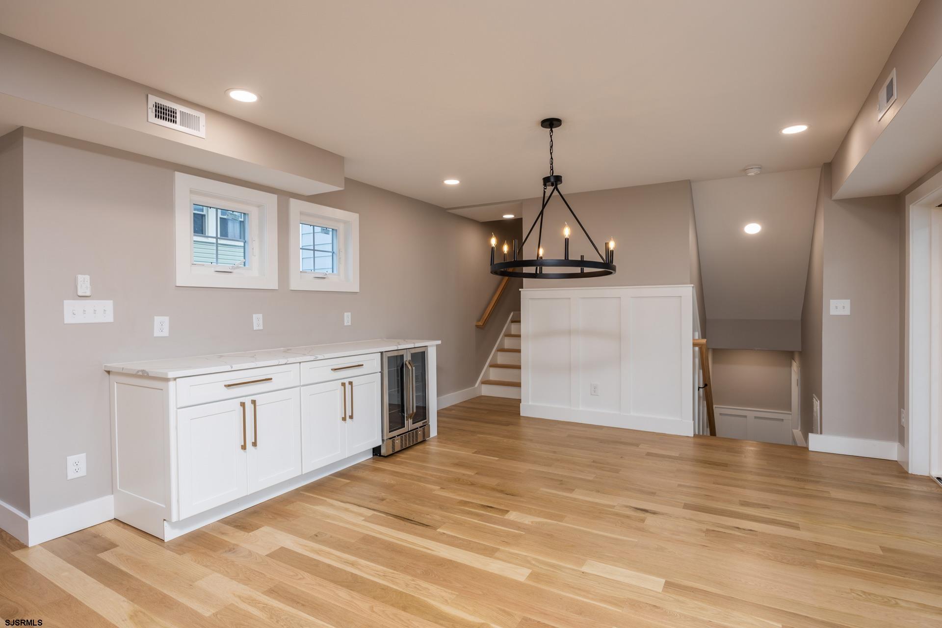 341 Central Ave Unit: 1