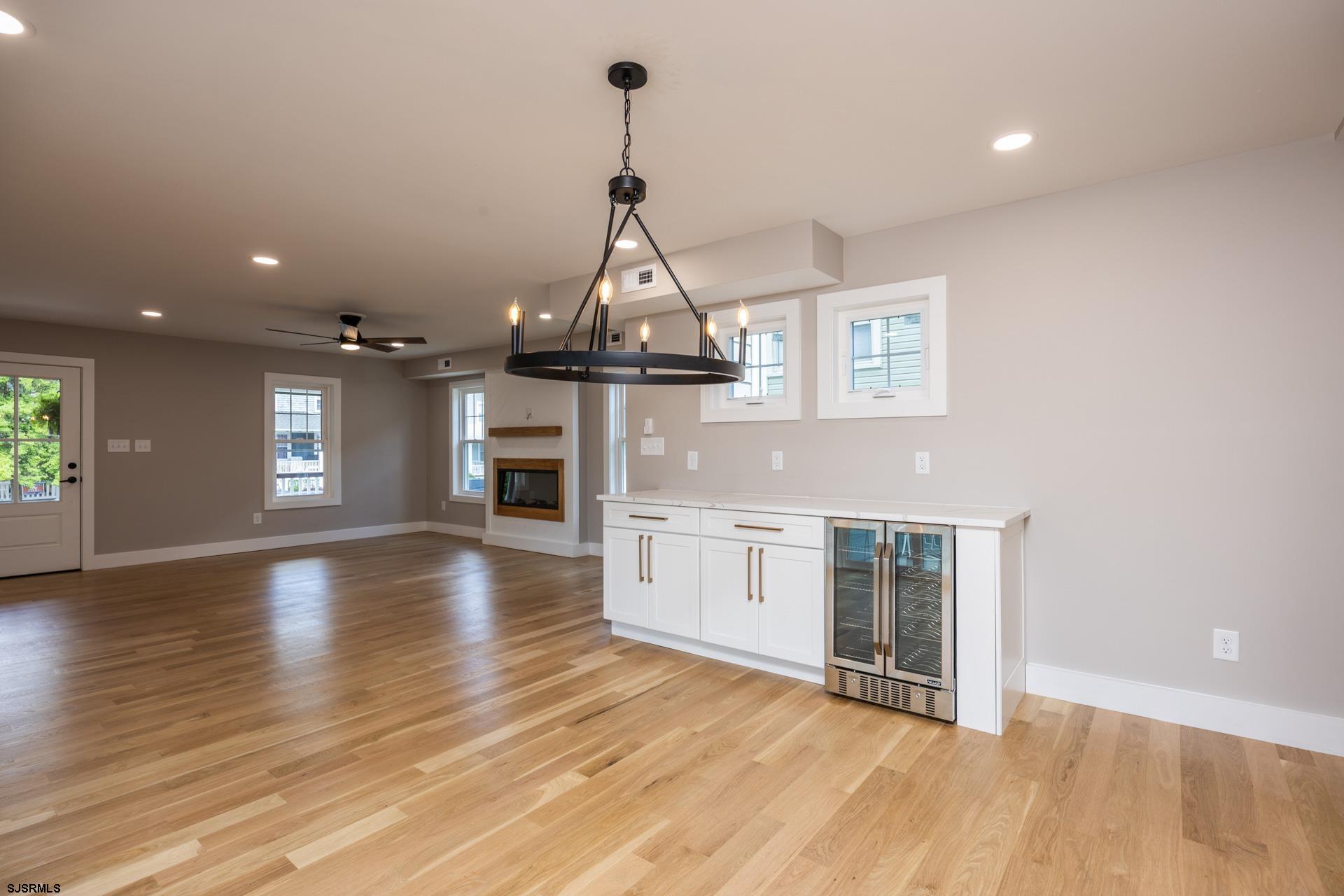 341 Central Ave Unit: 1