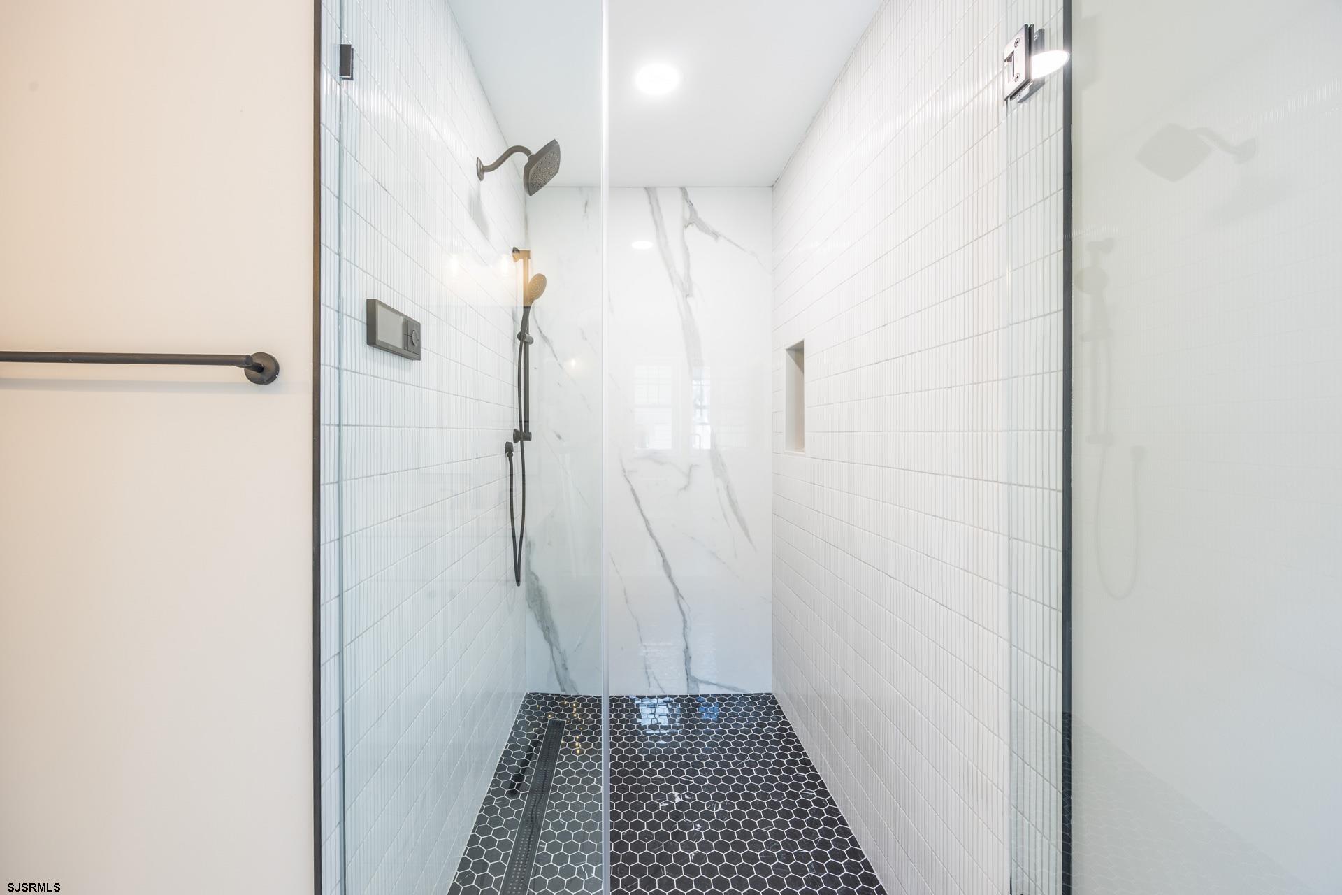 341 Central Ave Unit: 1