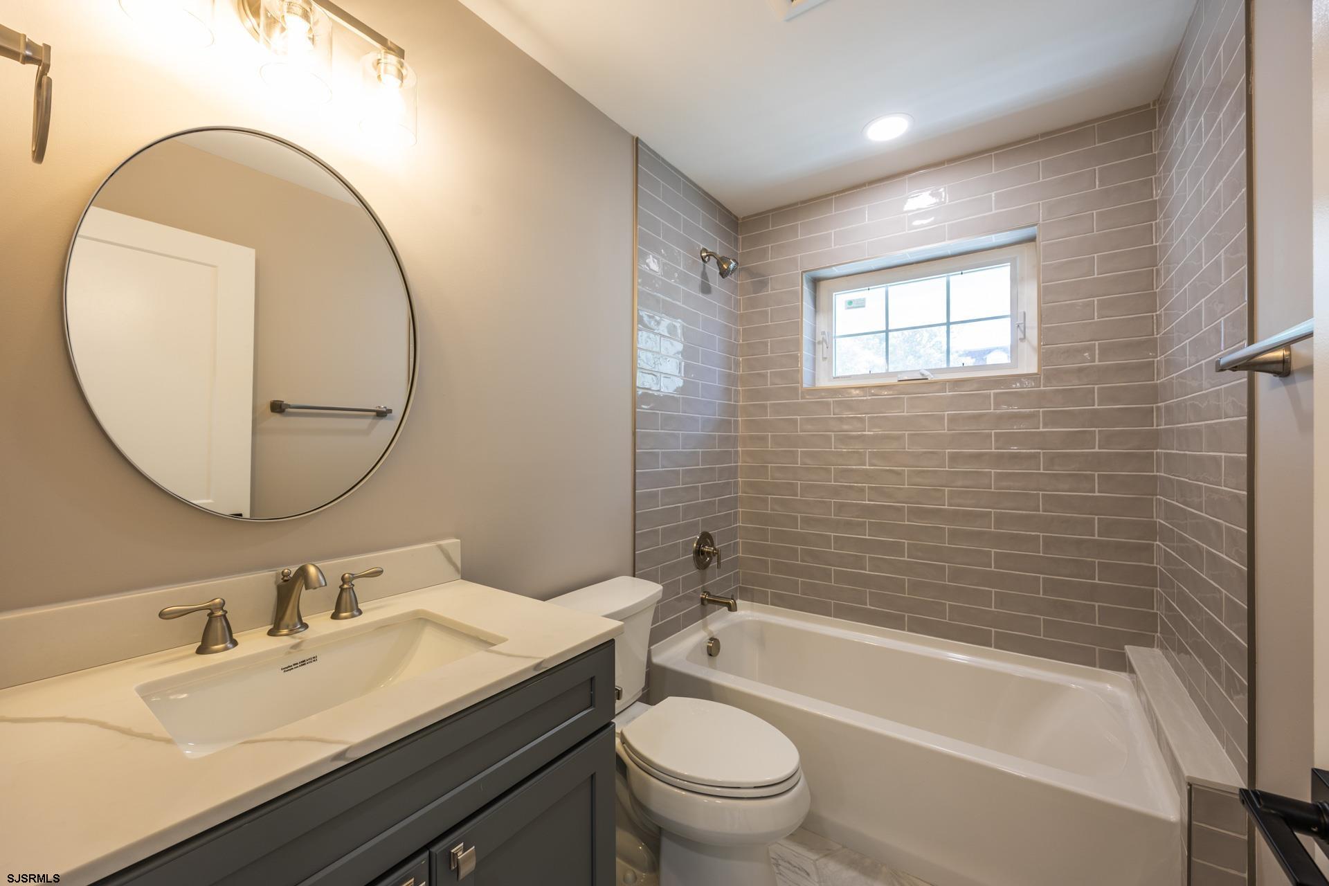 341 Central Ave Unit: 1