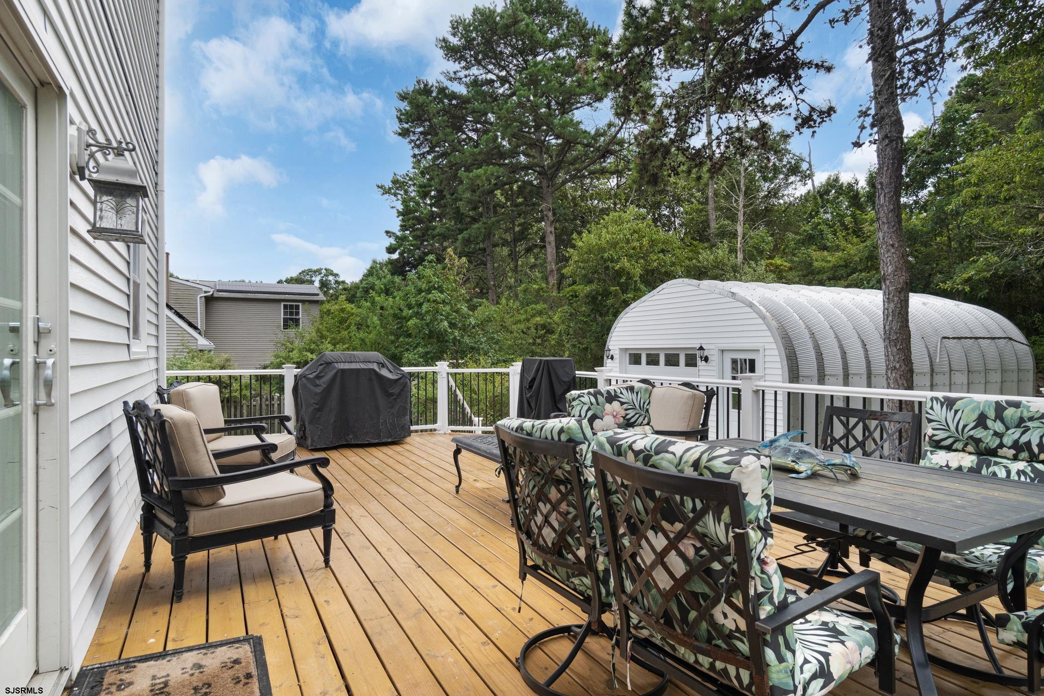 16 Lynnette Dr