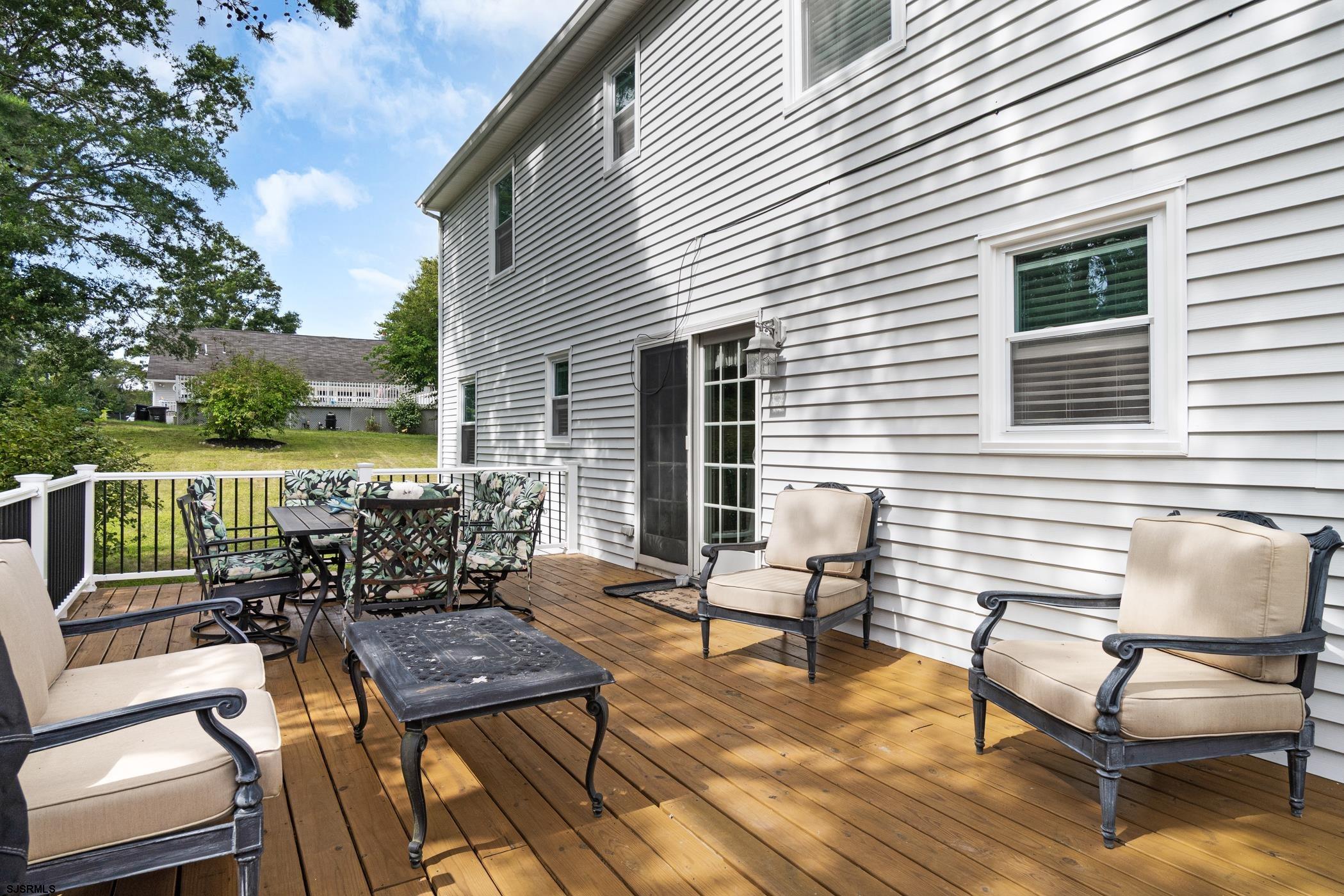 16 Lynnette Dr