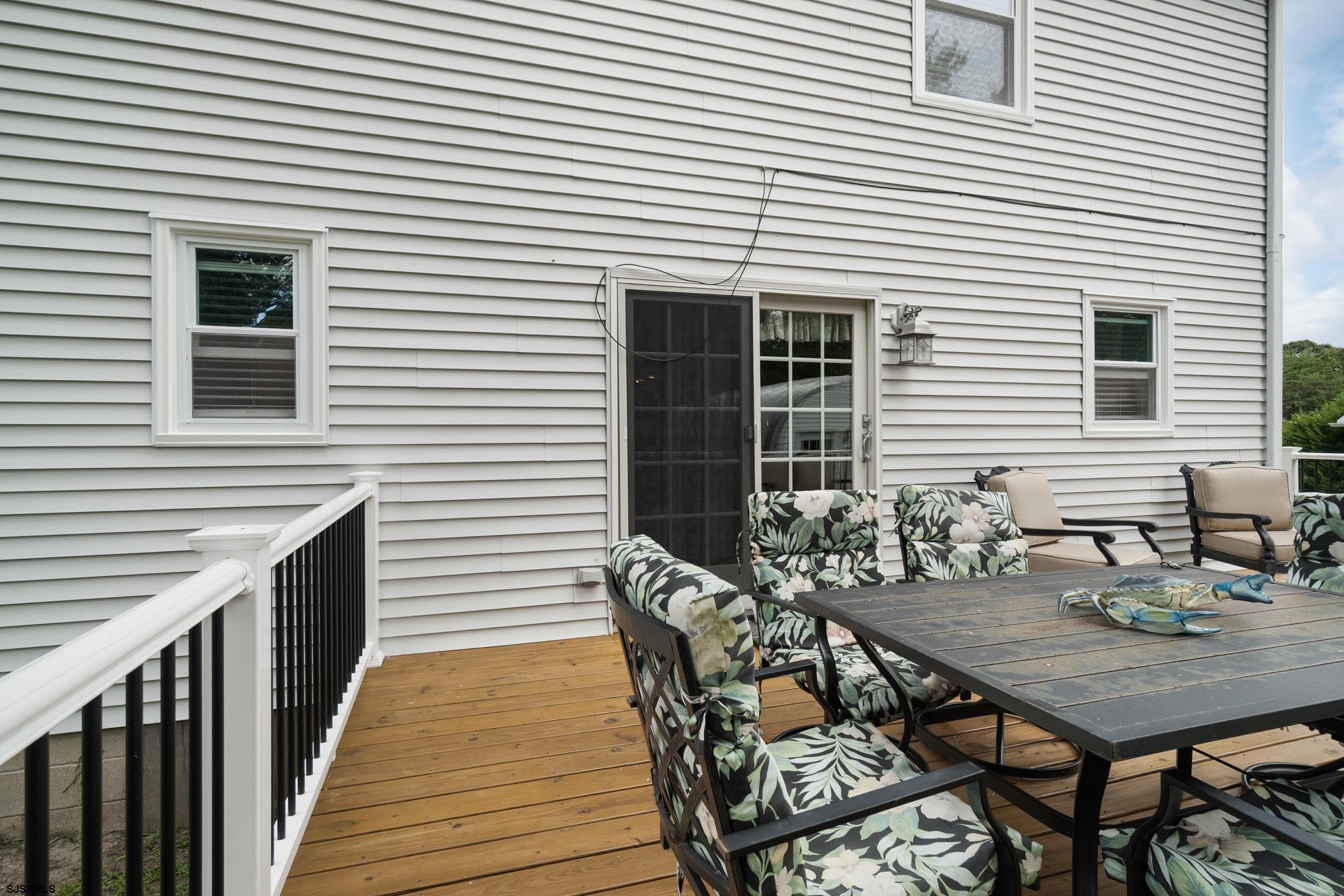 16 Lynnette Dr