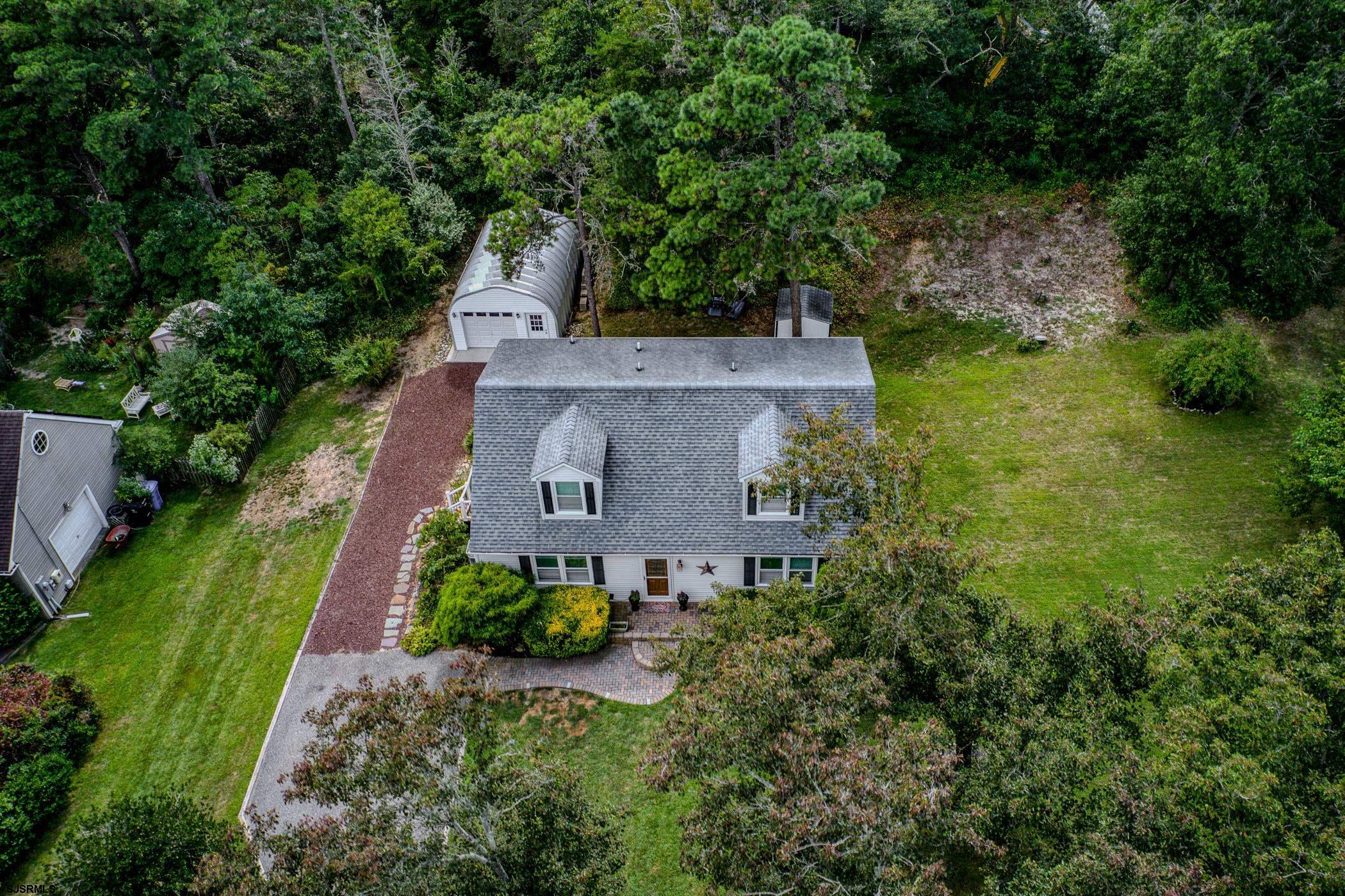 16 Lynnette Dr