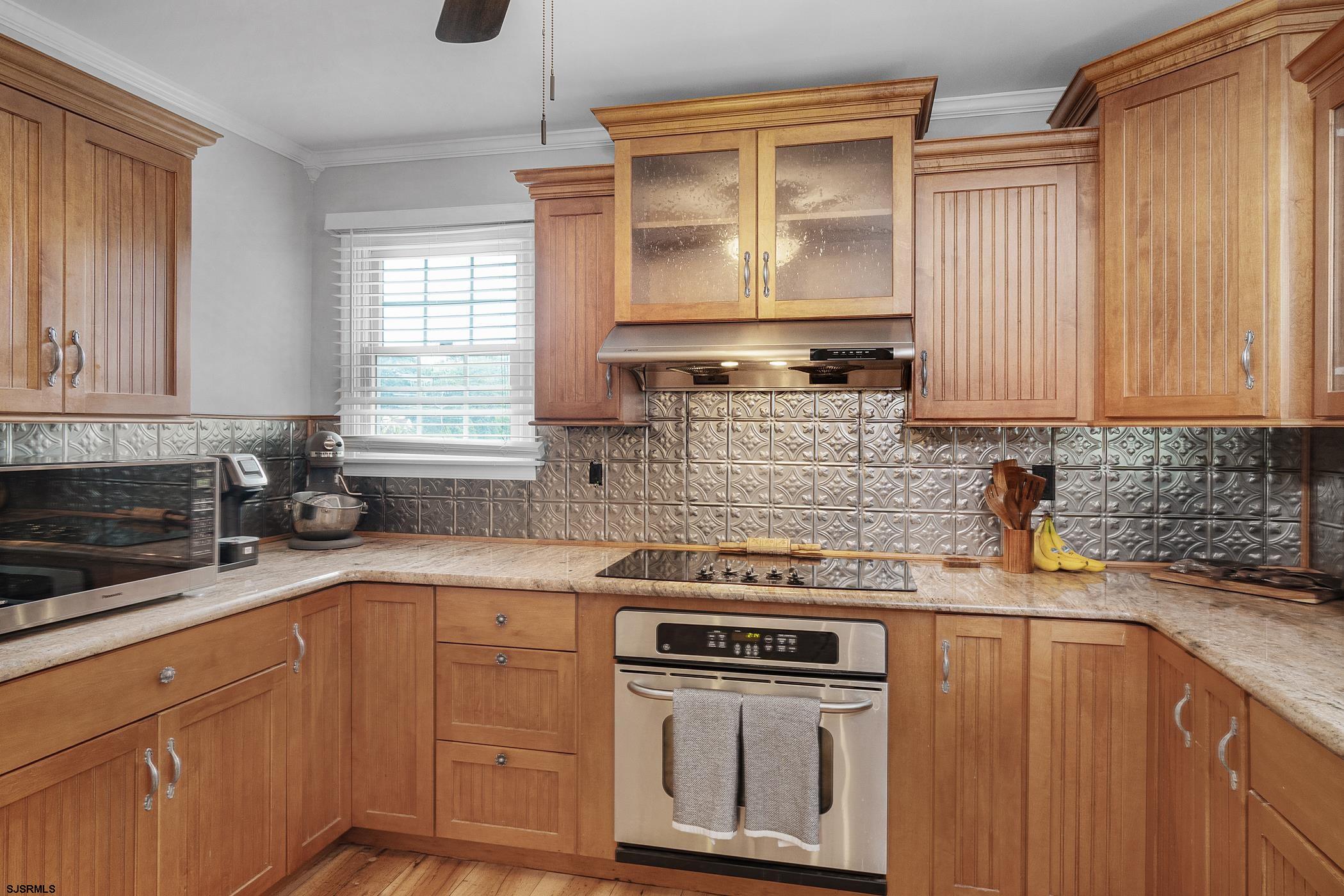 16 Lynnette Dr