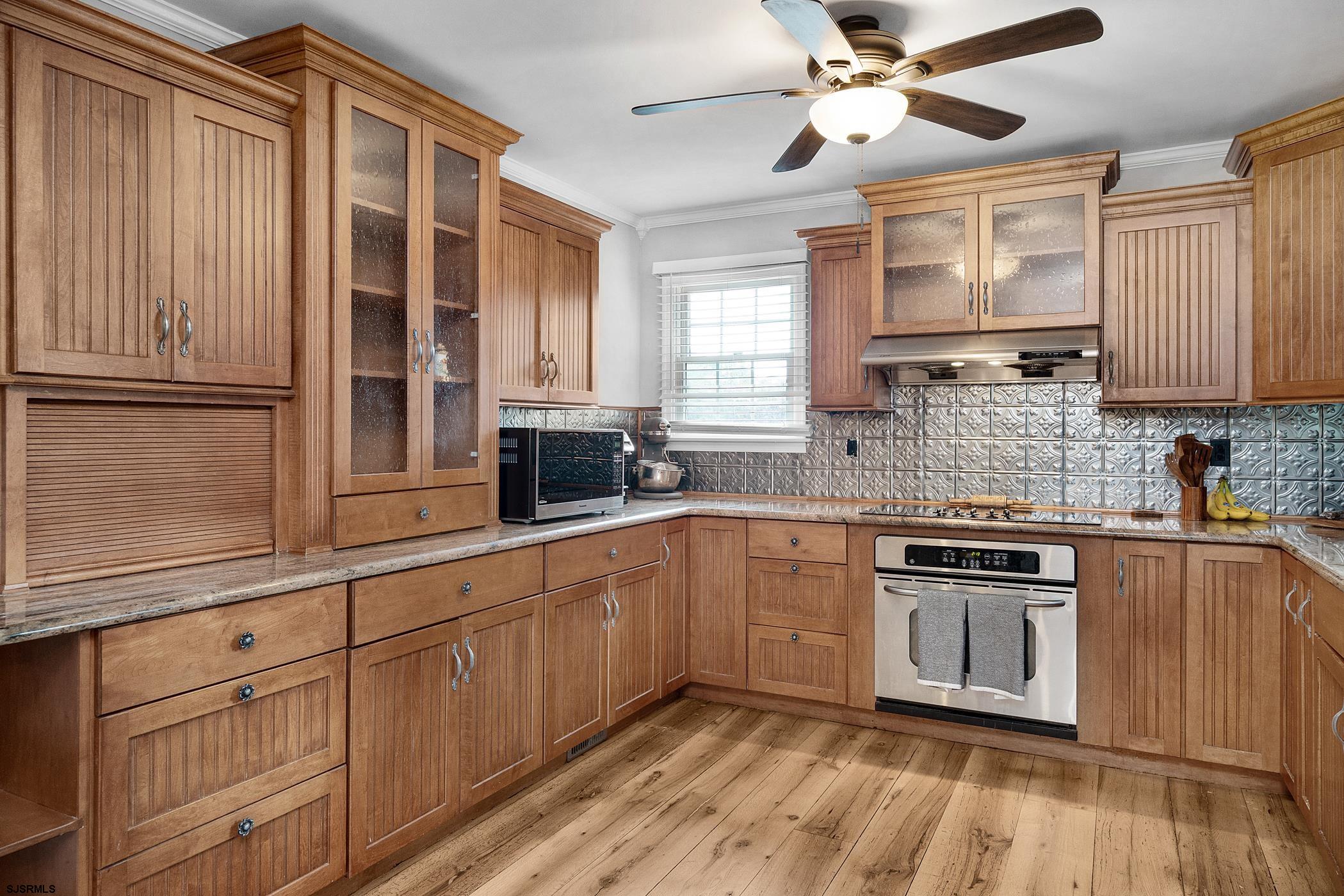 16 Lynnette Dr