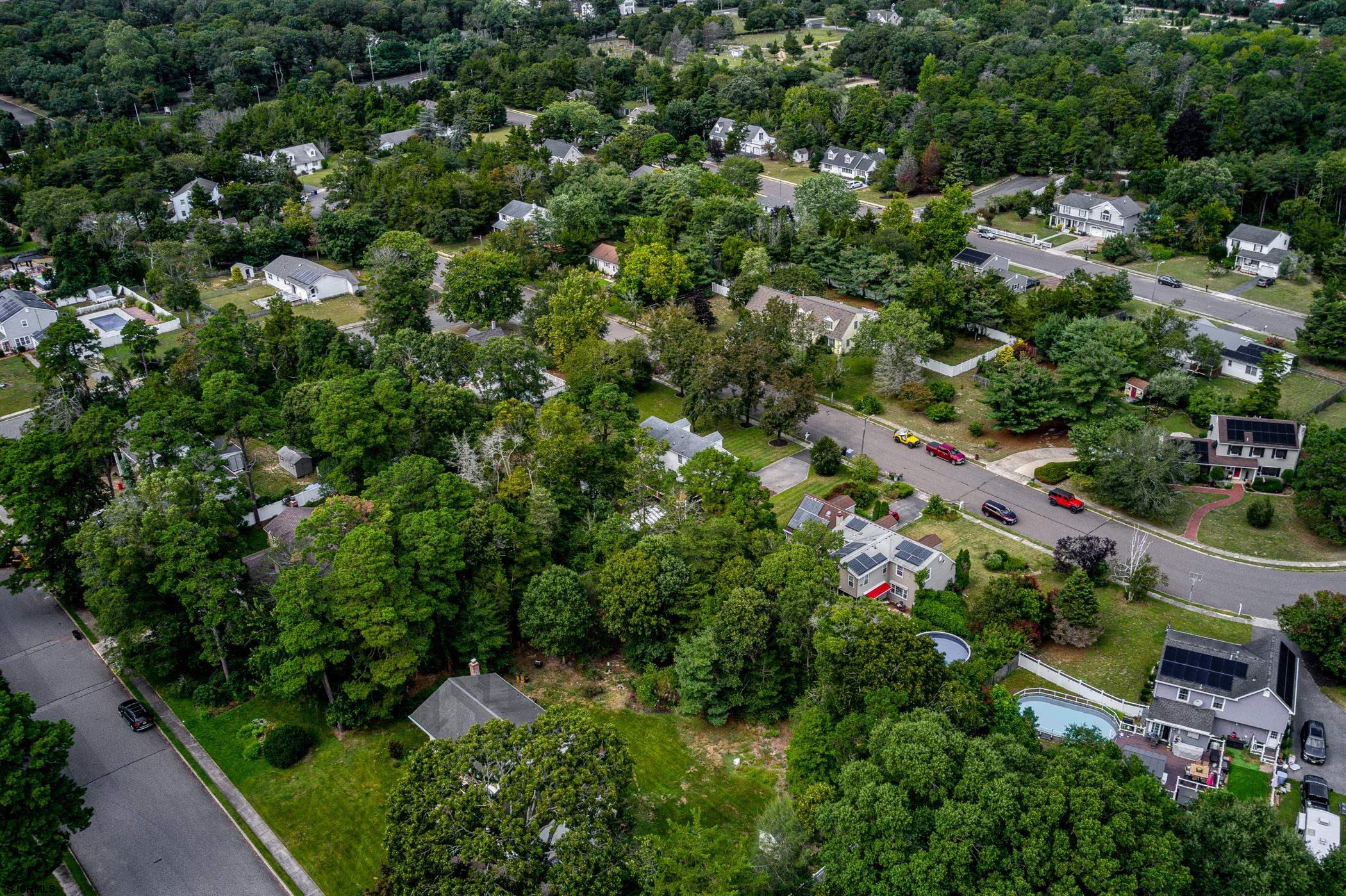 16 Lynnette Dr