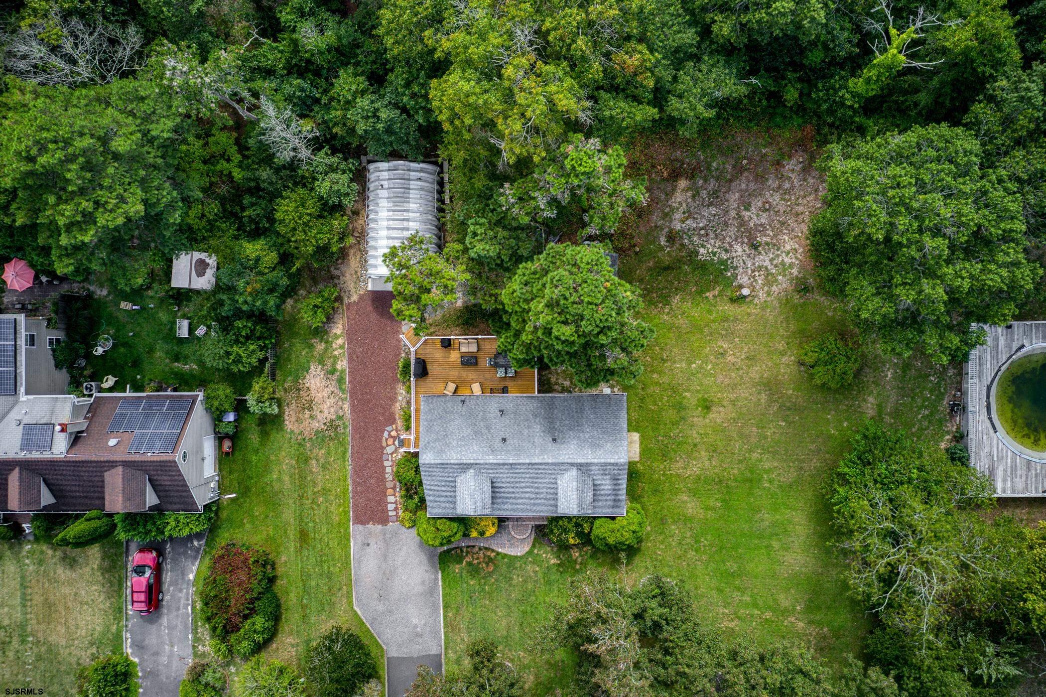 16 Lynnette Dr
