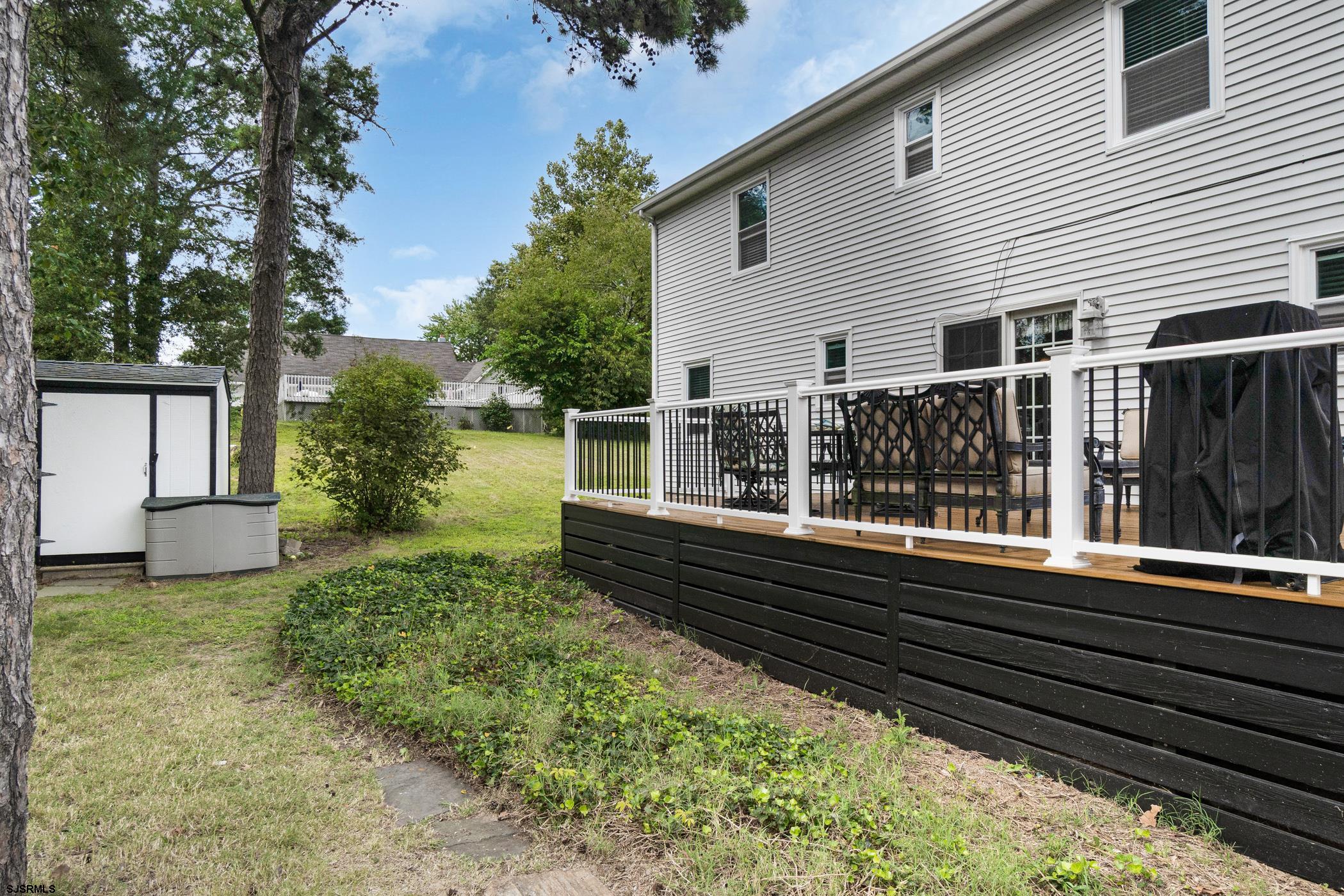 16 Lynnette Dr