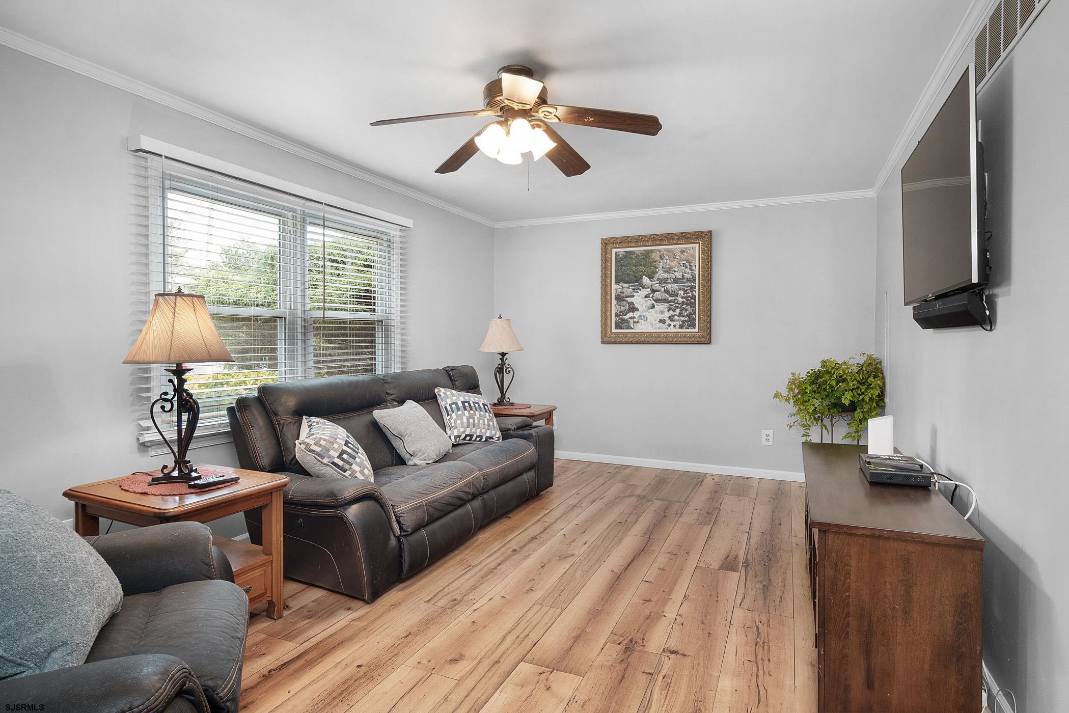 16 Lynnette Dr