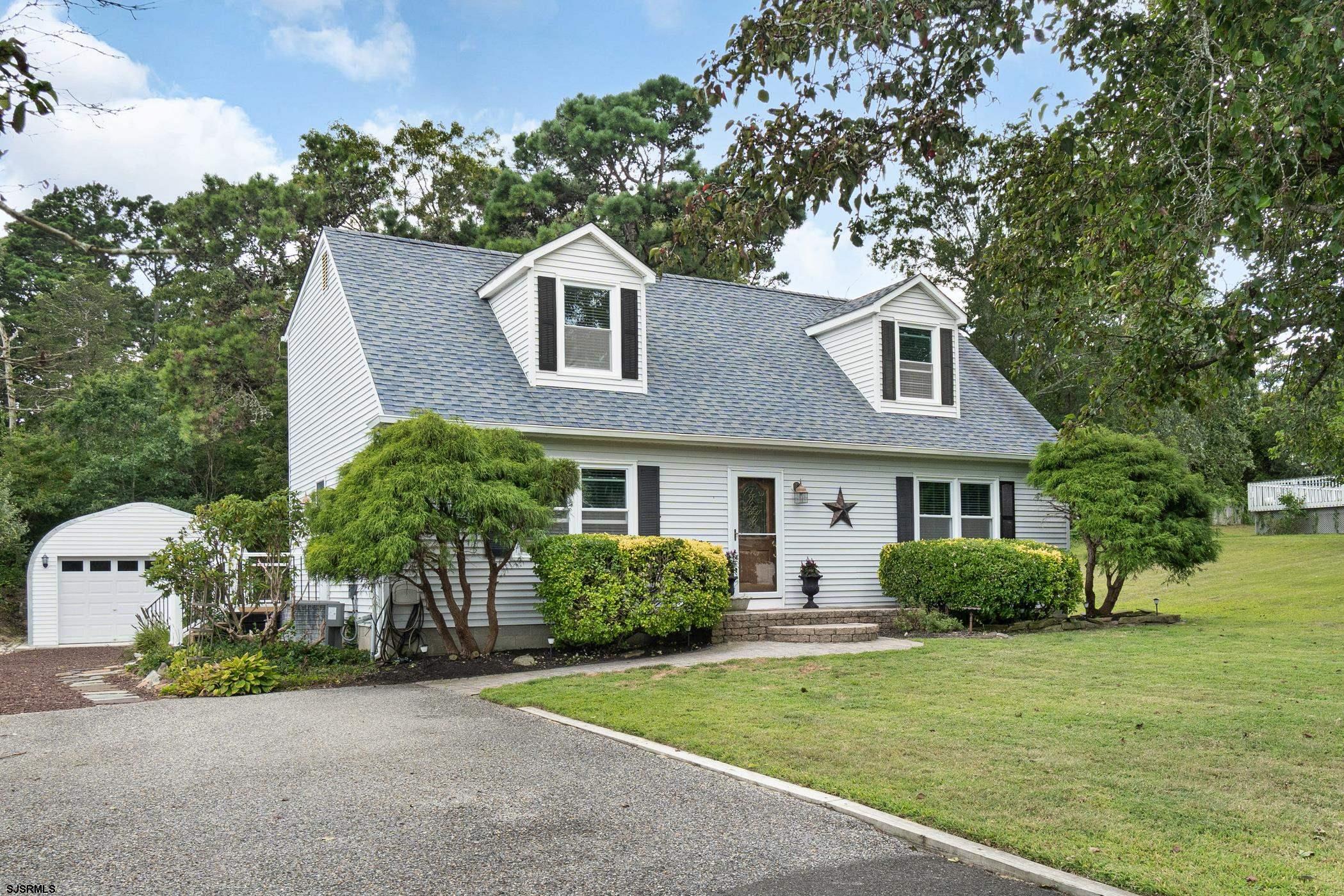 16 Lynnette Dr