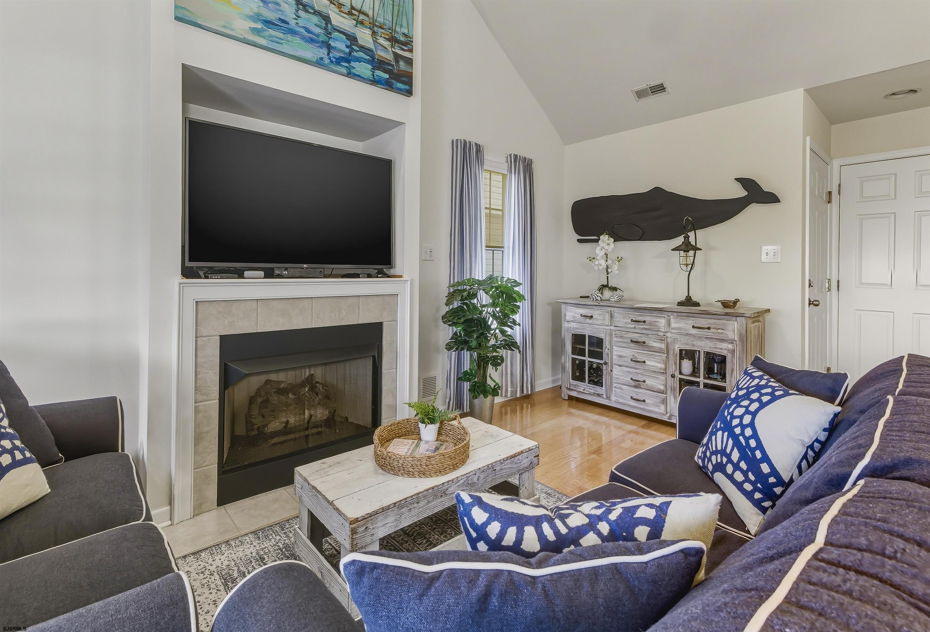 35 Asbury Ave Unit: 2