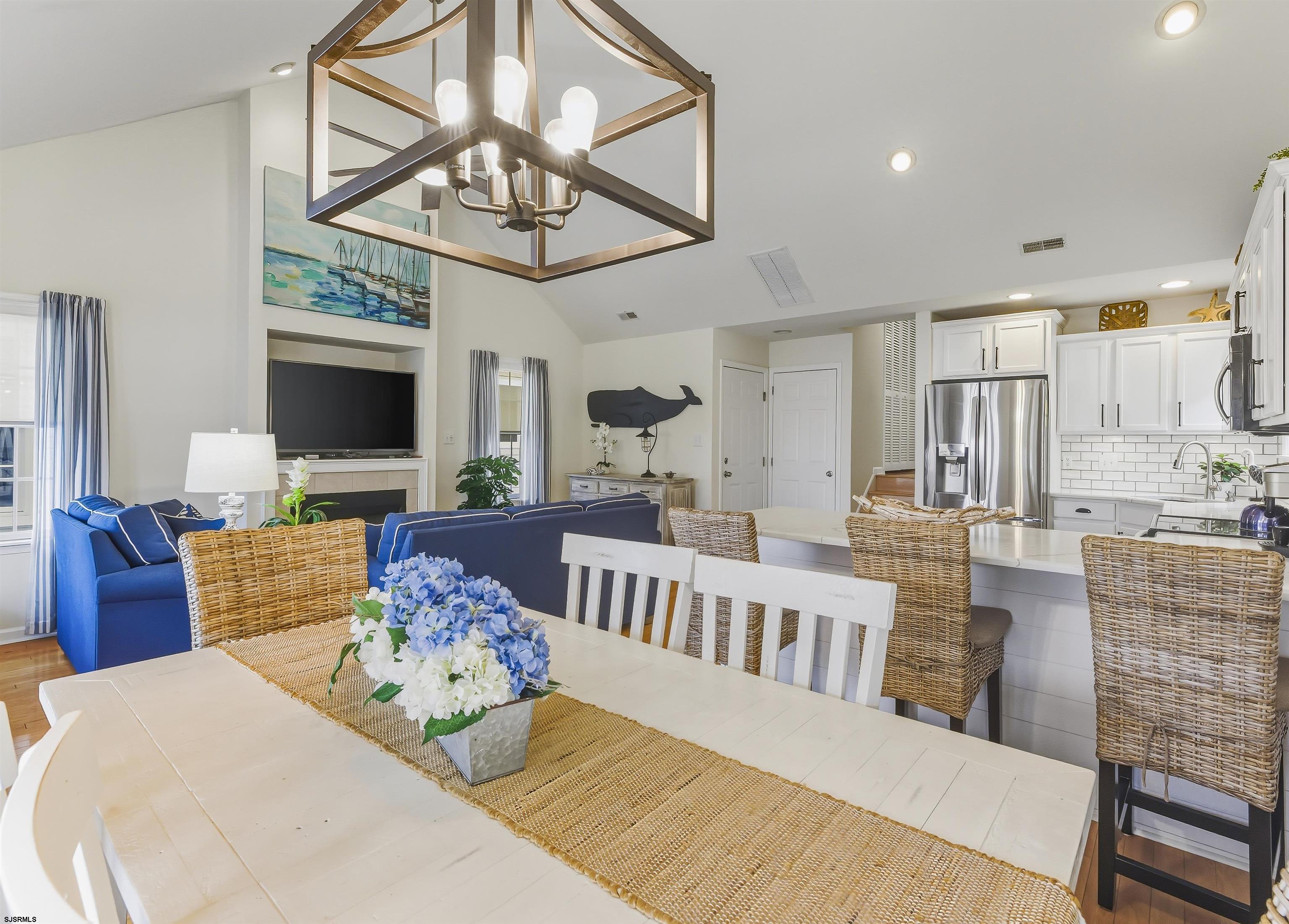 35 Asbury Ave Unit: 2