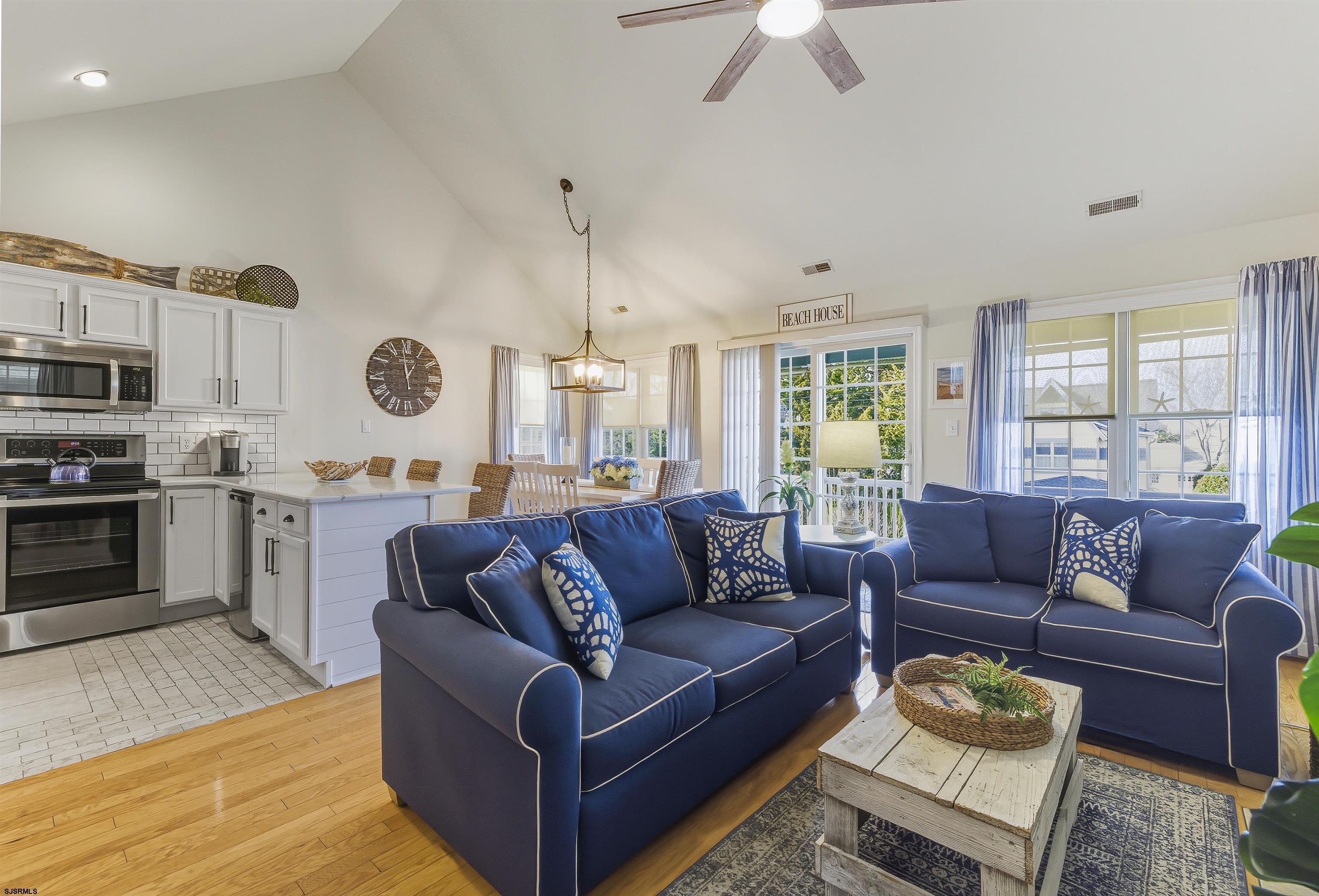 35 Asbury Ave Unit: 2