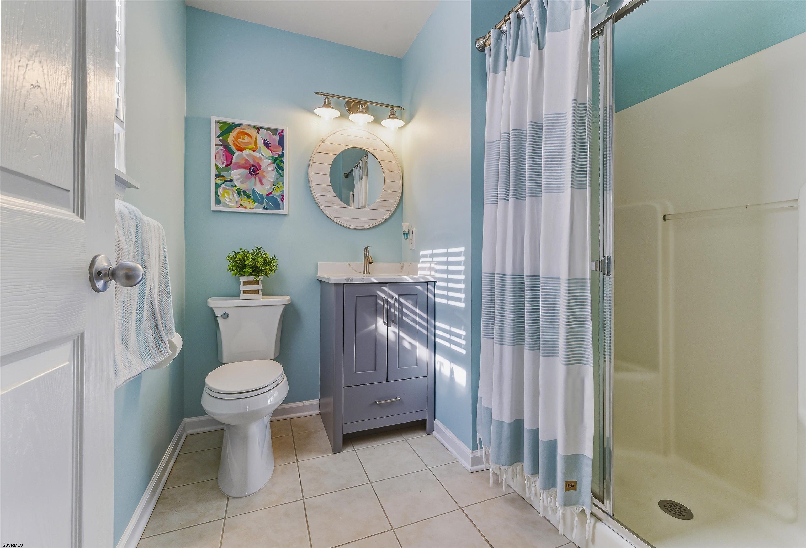 35 Asbury Ave Unit: 2