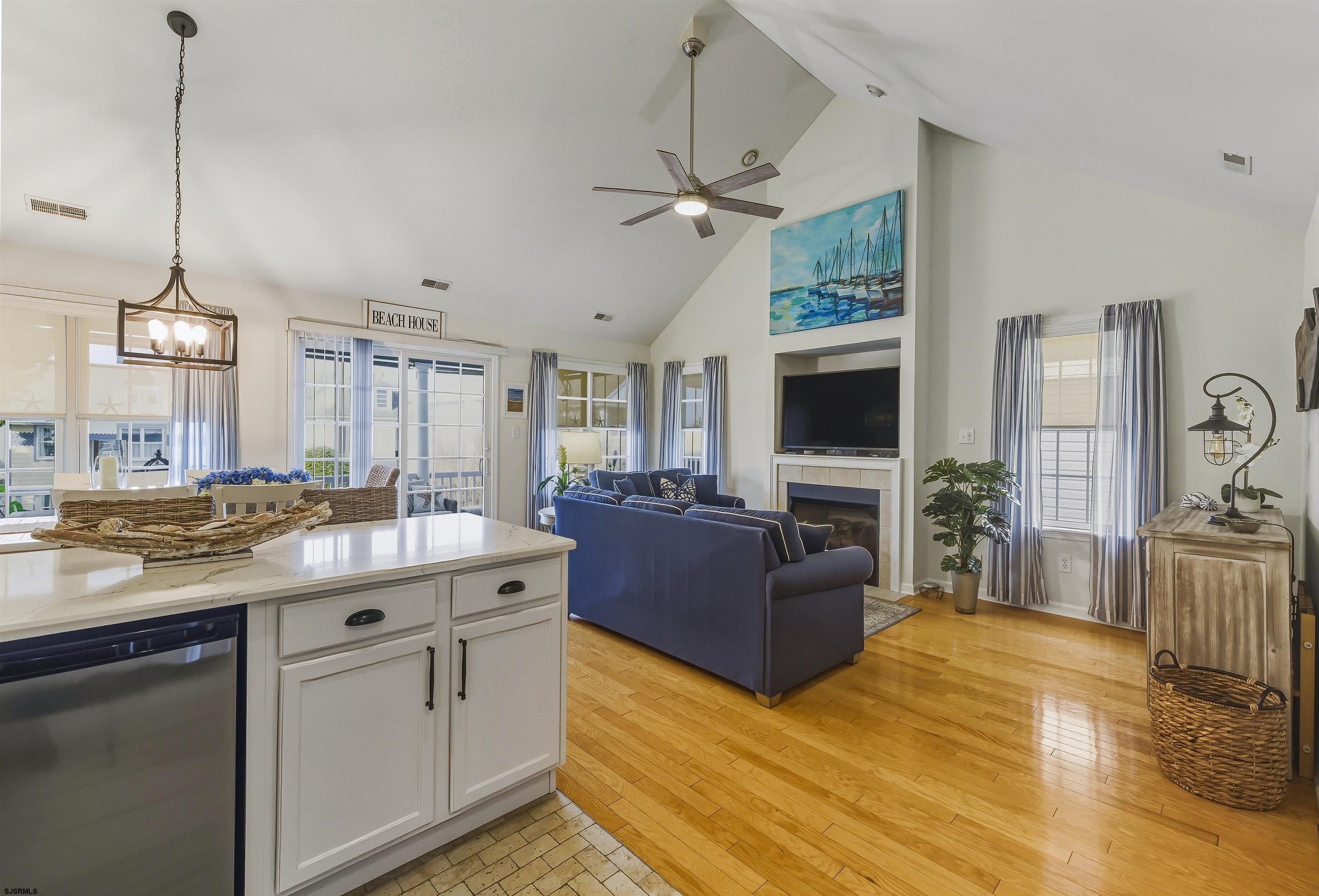 35 Asbury Ave Unit: 2