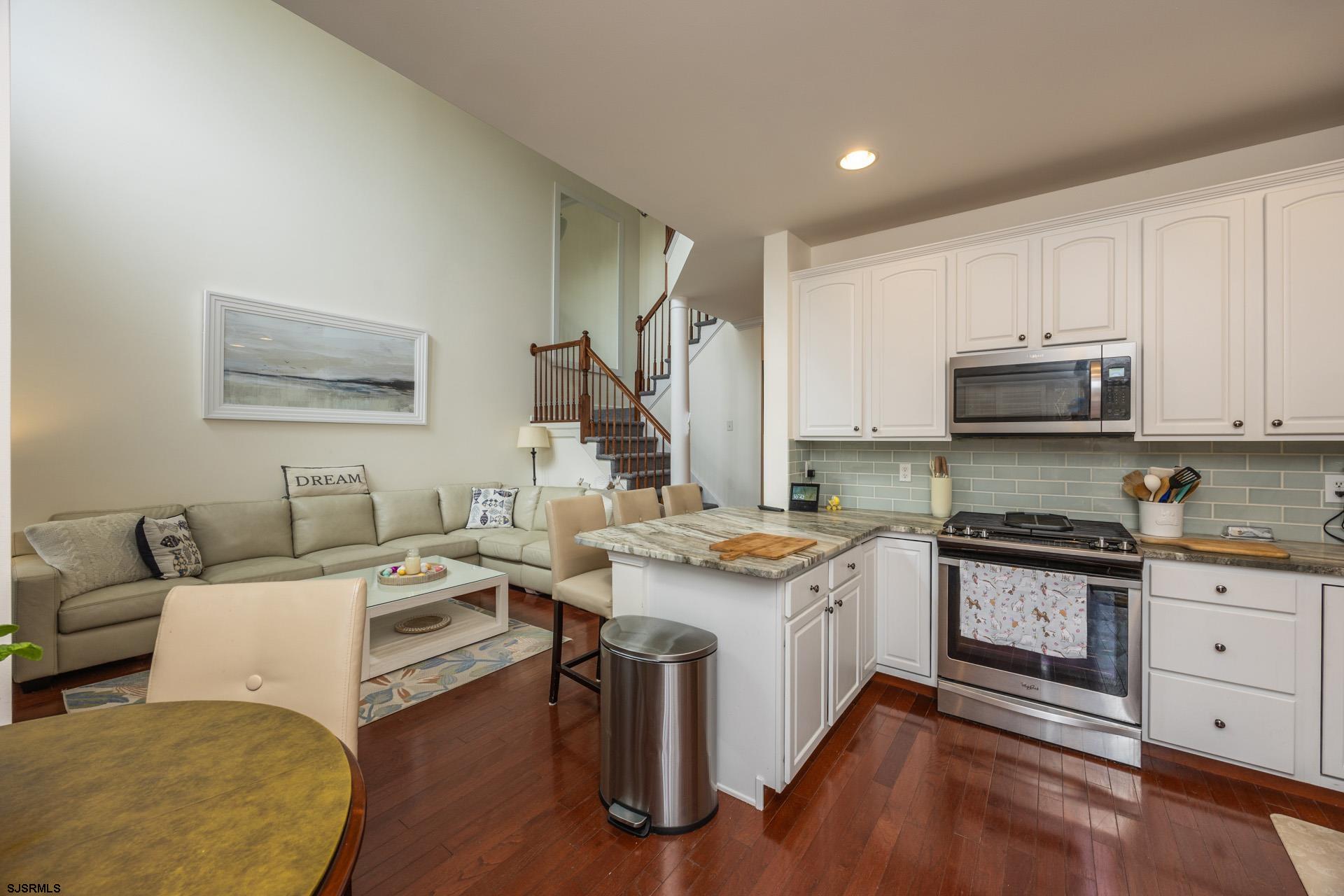 206 Springdale Ct Unit: 206