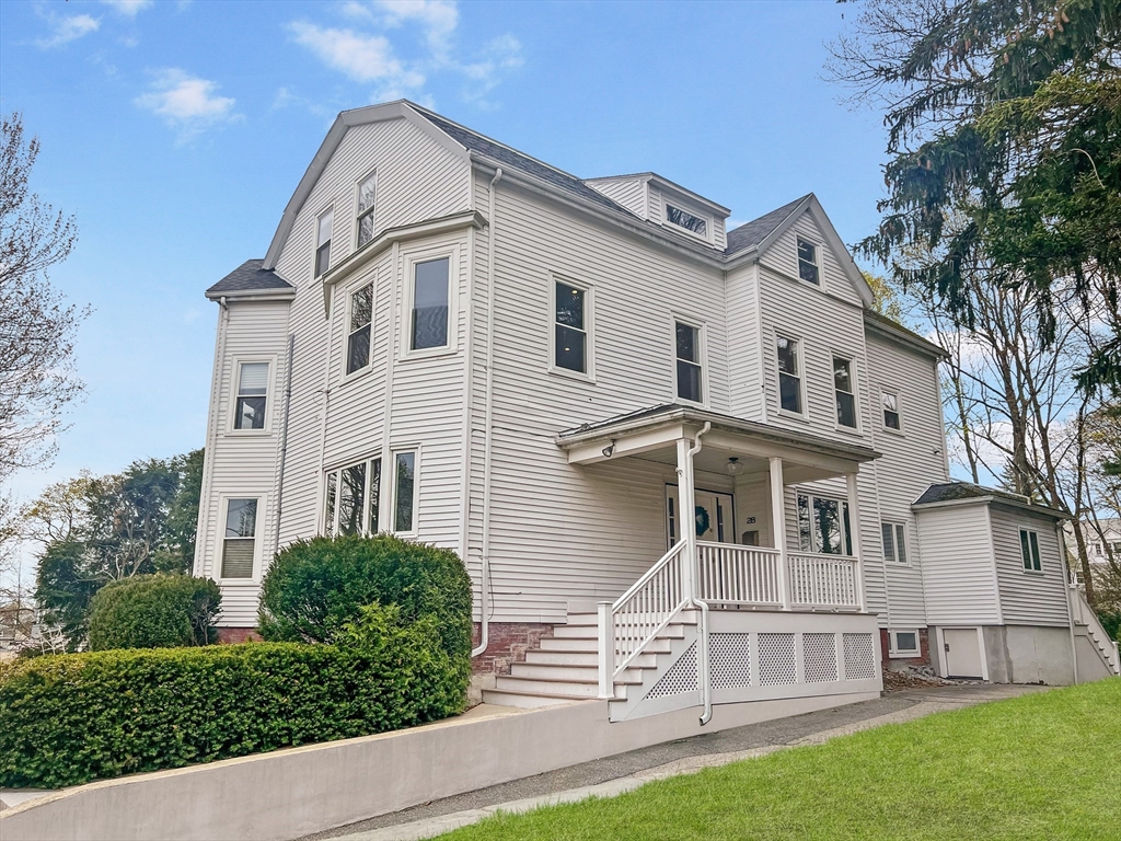 26 Bartlett Ave