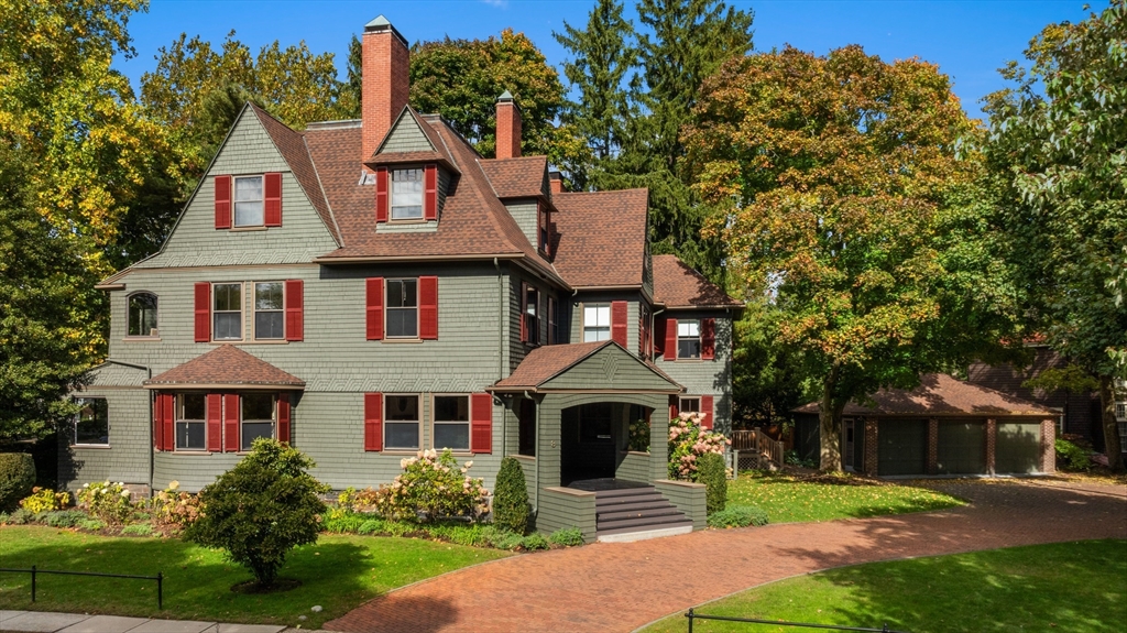8 Traill Street