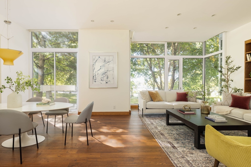 975 Memorial Drive # 209