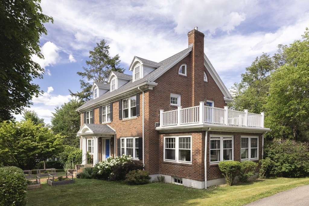 156 Common Street