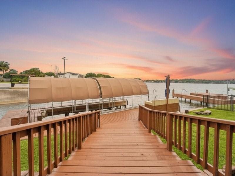 305 Harbor Circle