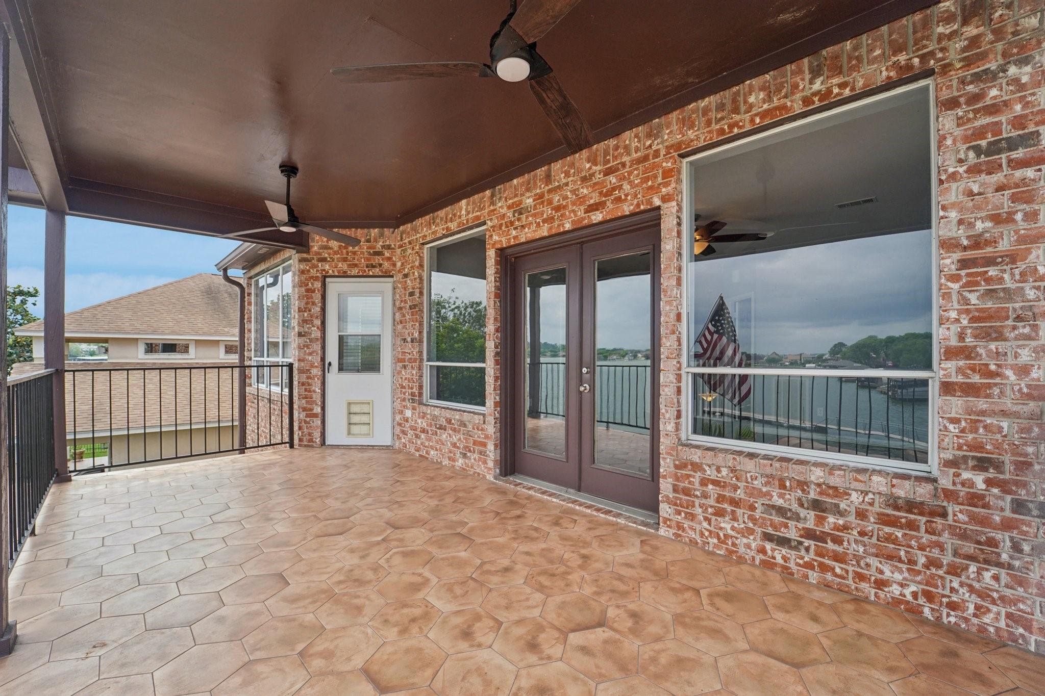 305 Harbor Circle