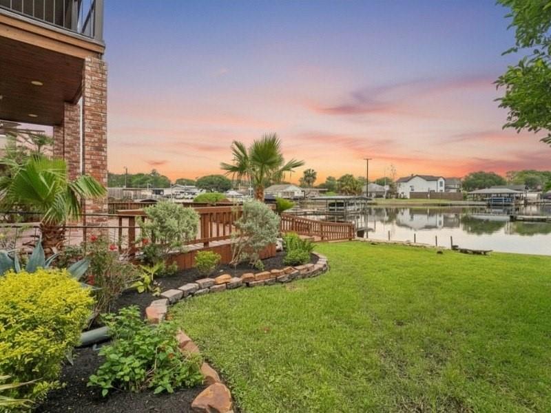 305 Harbor Circle