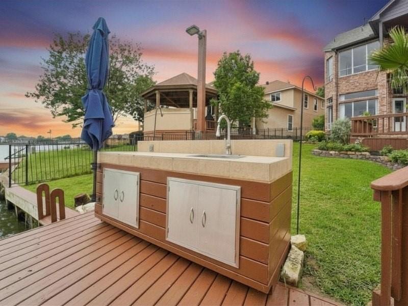 305 Harbor Circle