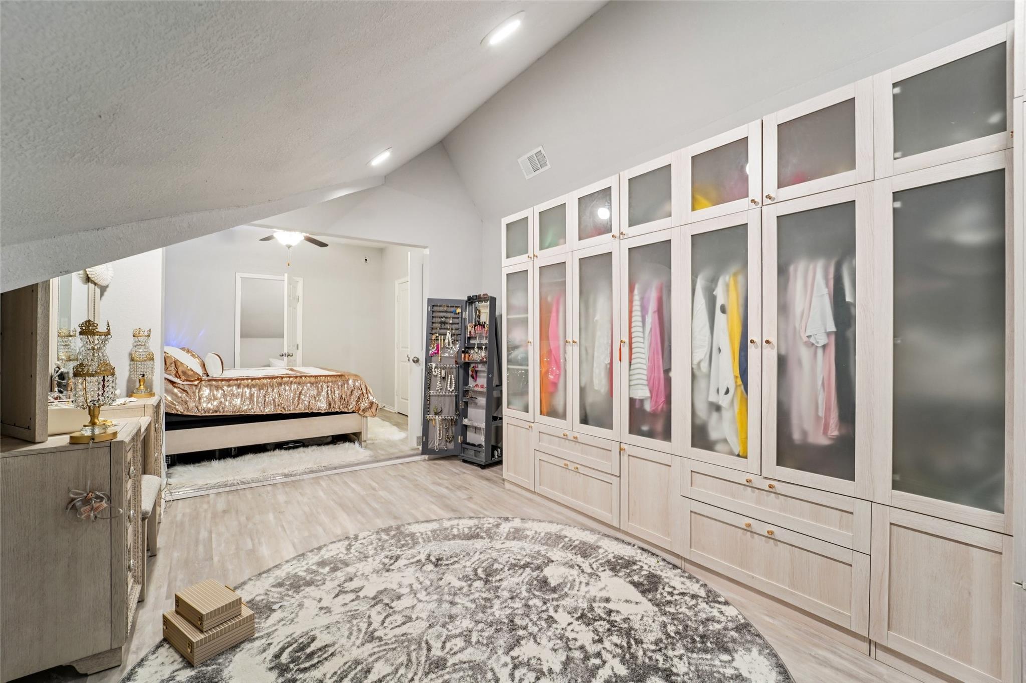 129 S Bearkat Court