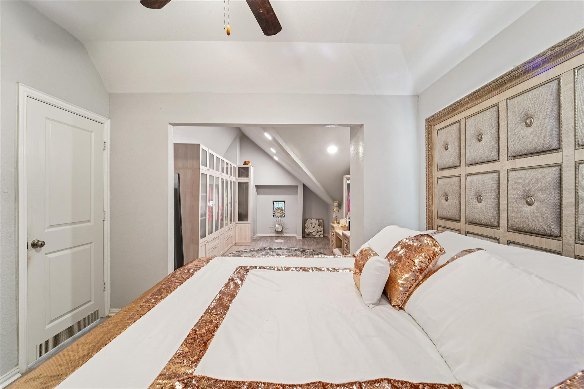 129 S Bearkat Court
