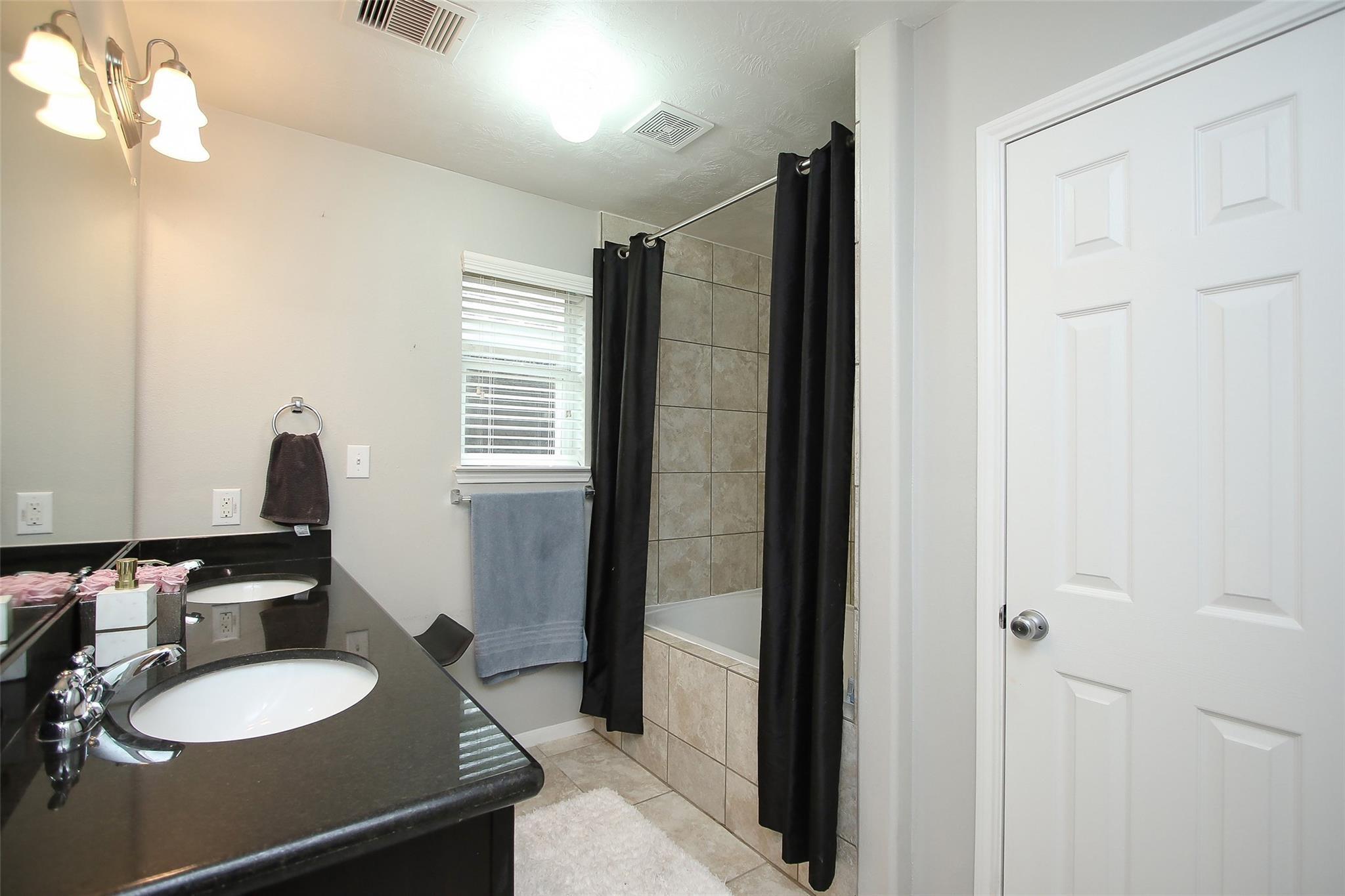 8517 Sunset Loch Drive