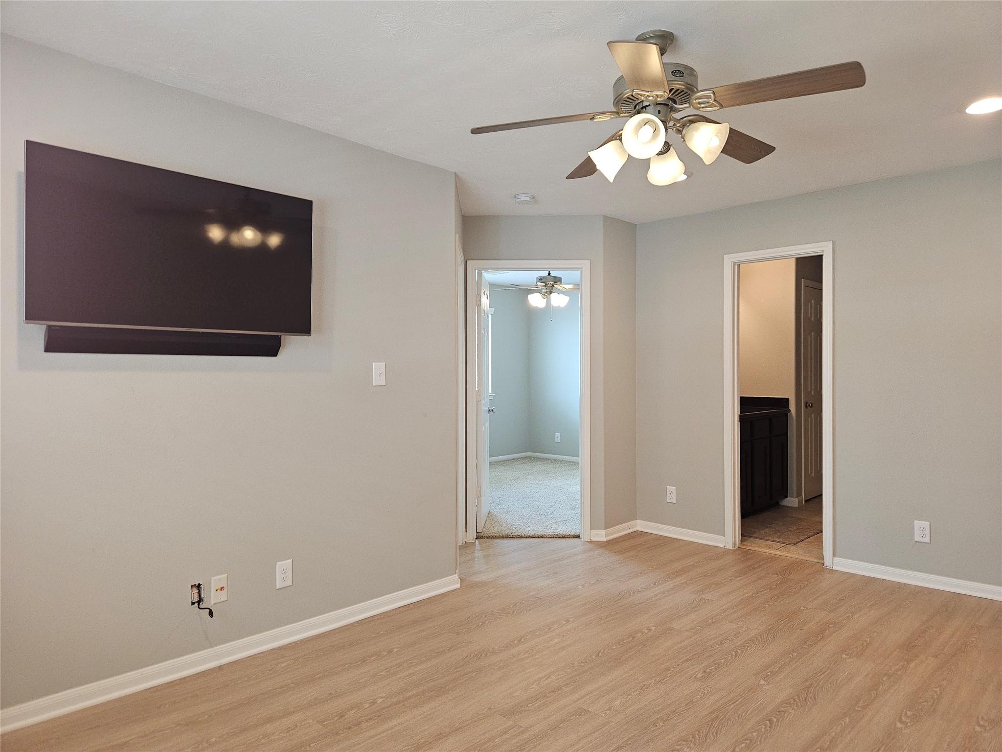 8517 Sunset Loch Drive