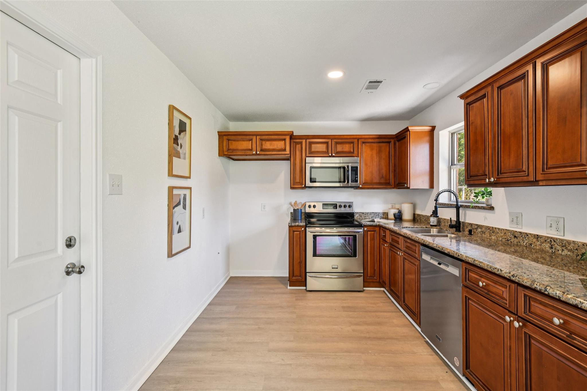 1118 N Noble Road, Texas City