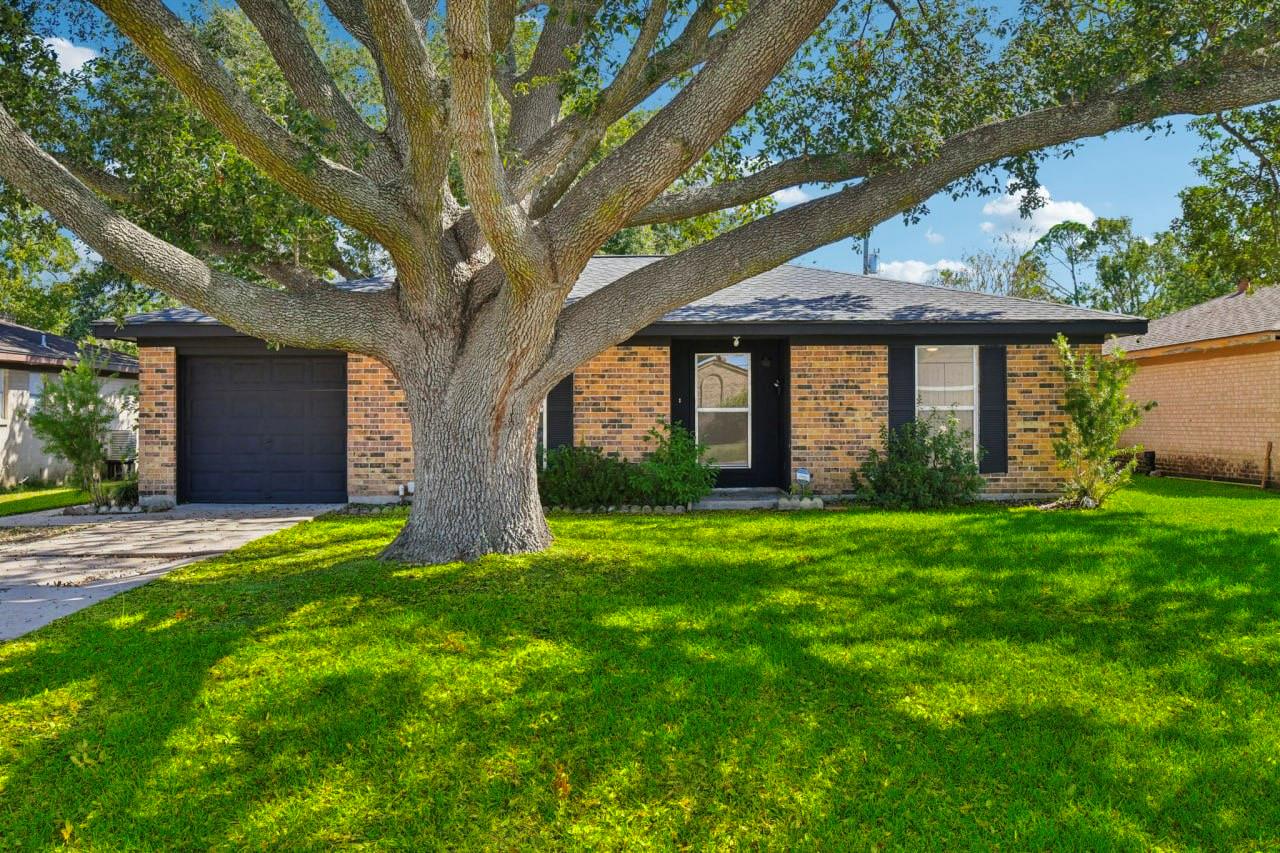 1118 N Noble Road, Texas City