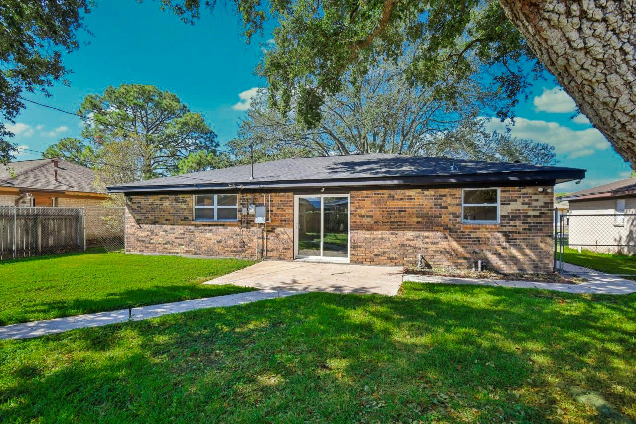 1118 N Noble Road, Texas City