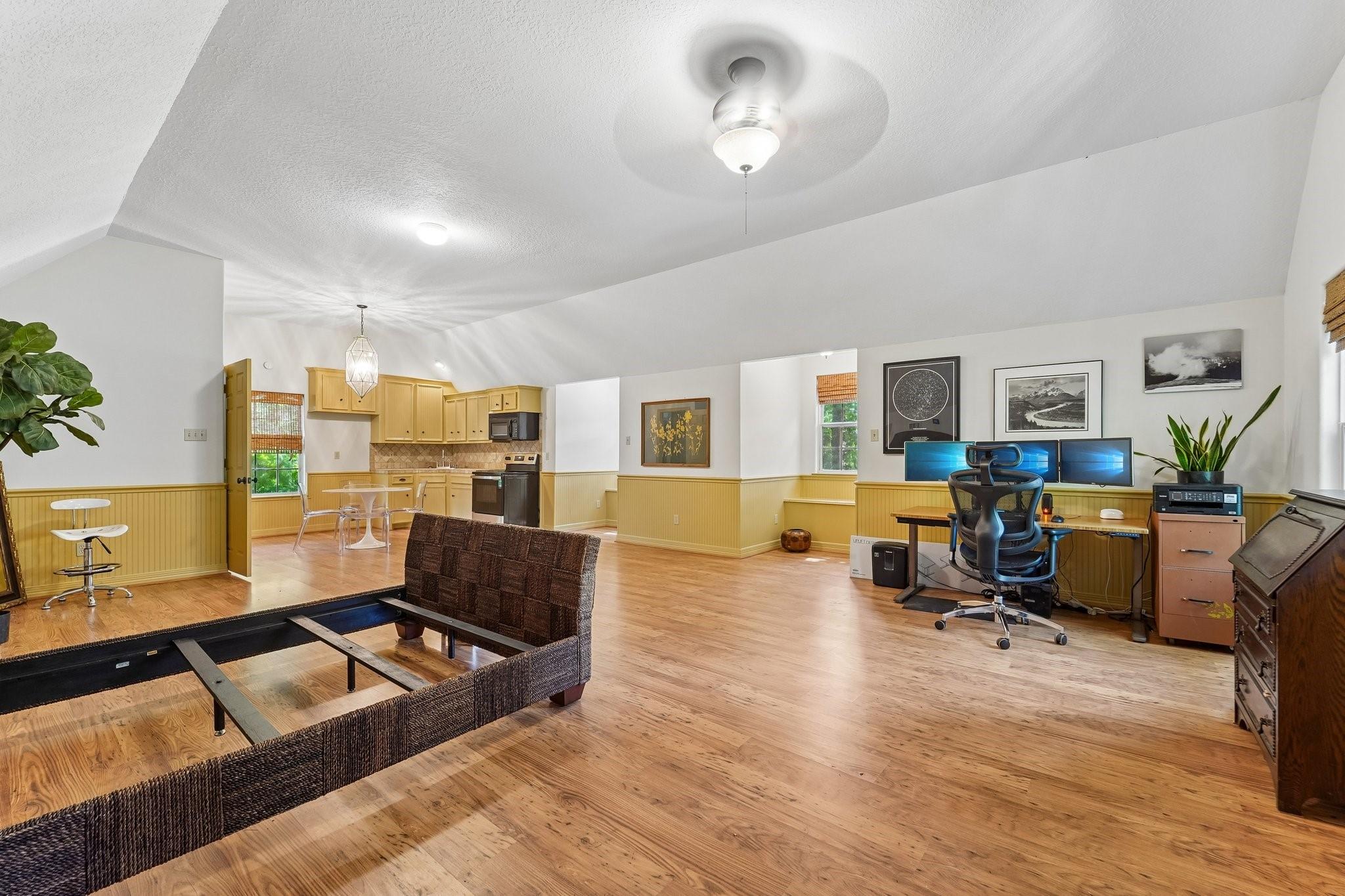 1693 Mohawk Drive