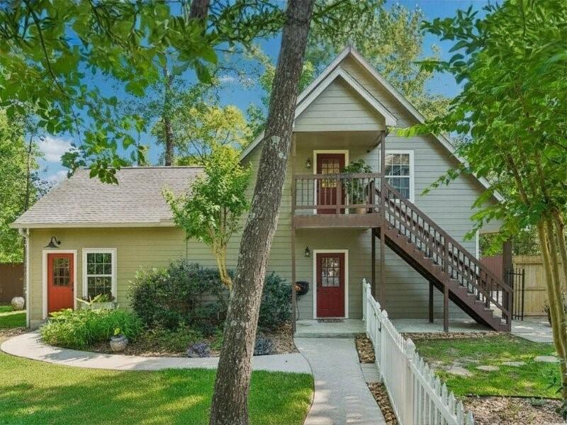 1693 Mohawk Drive